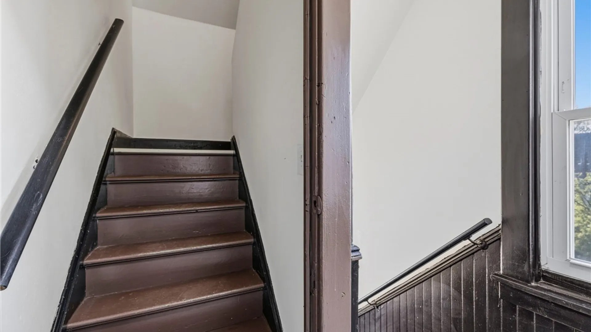 Property at 659 Best Street, Buffalo, NY 14211 44