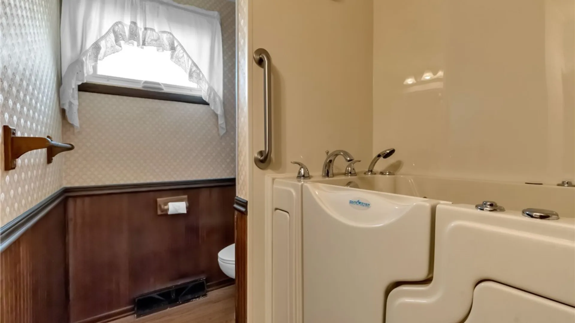 Property at 291 Carriage Park, West Seneca, NY 14224 32