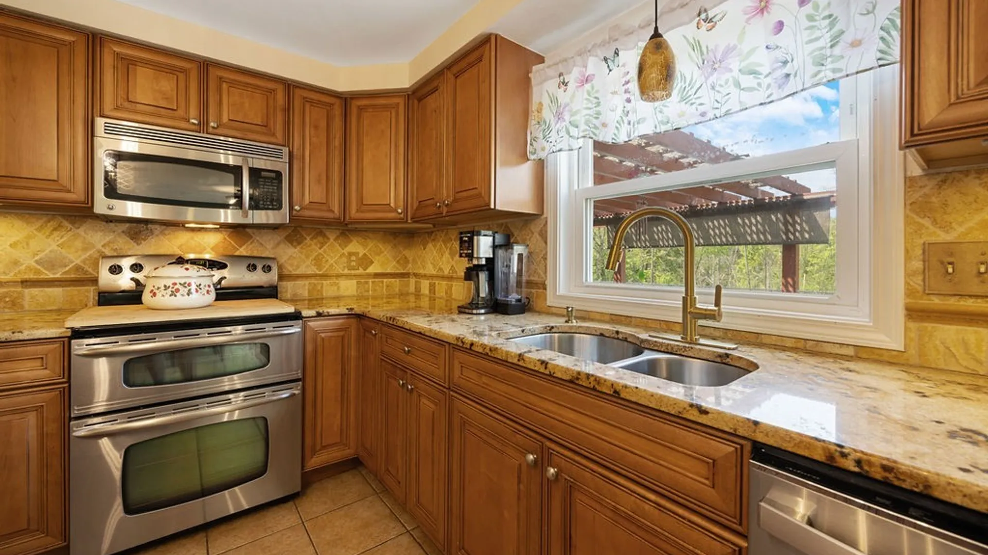 Property at 5881 Fieldstone Drive, Cazenovia, NY 13035 13