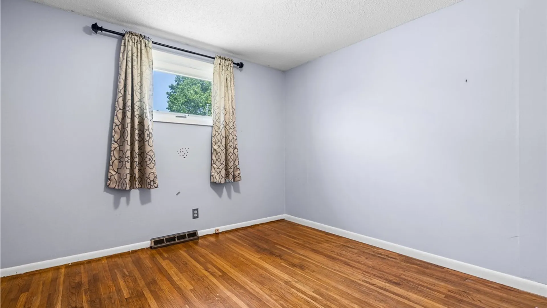 Property at 352 Seneca Place, Lancaster, NY 14086 18