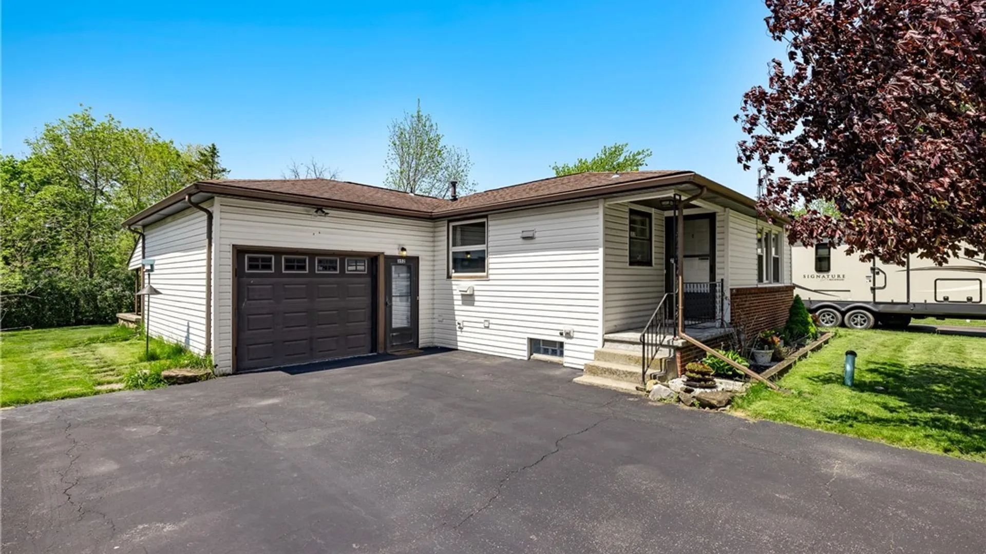 Property at 352 Seneca Place, Lancaster, NY 14086 2