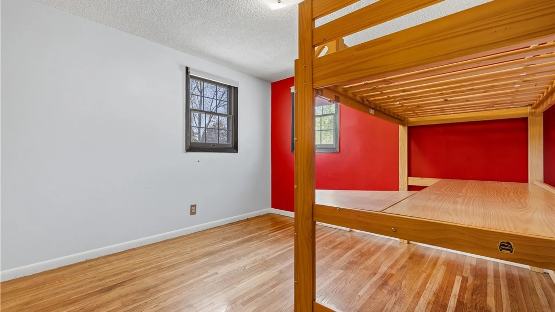 Property at 352 Seneca Place, Lancaster, NY 14086 23