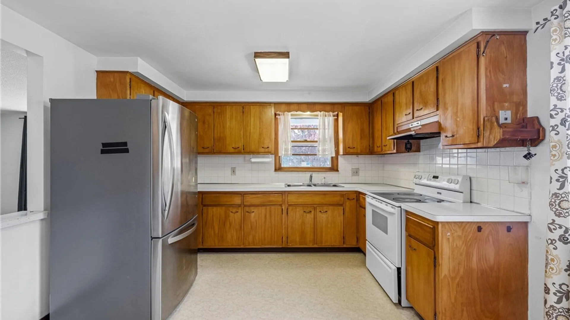 Property at 352 Seneca Place, Lancaster, NY 14086 4