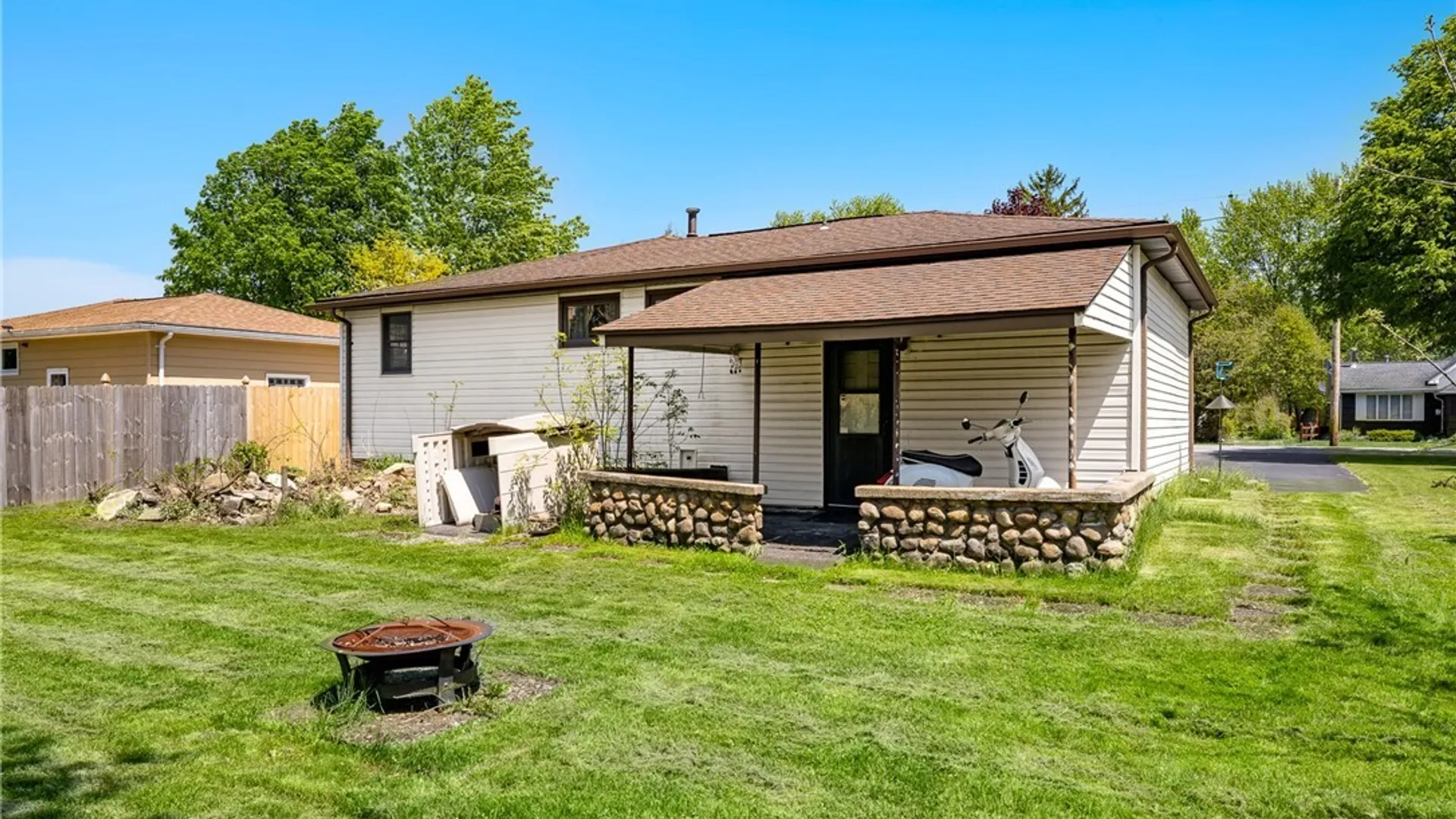 Property at 352 Seneca Place, Lancaster, NY 14086 40