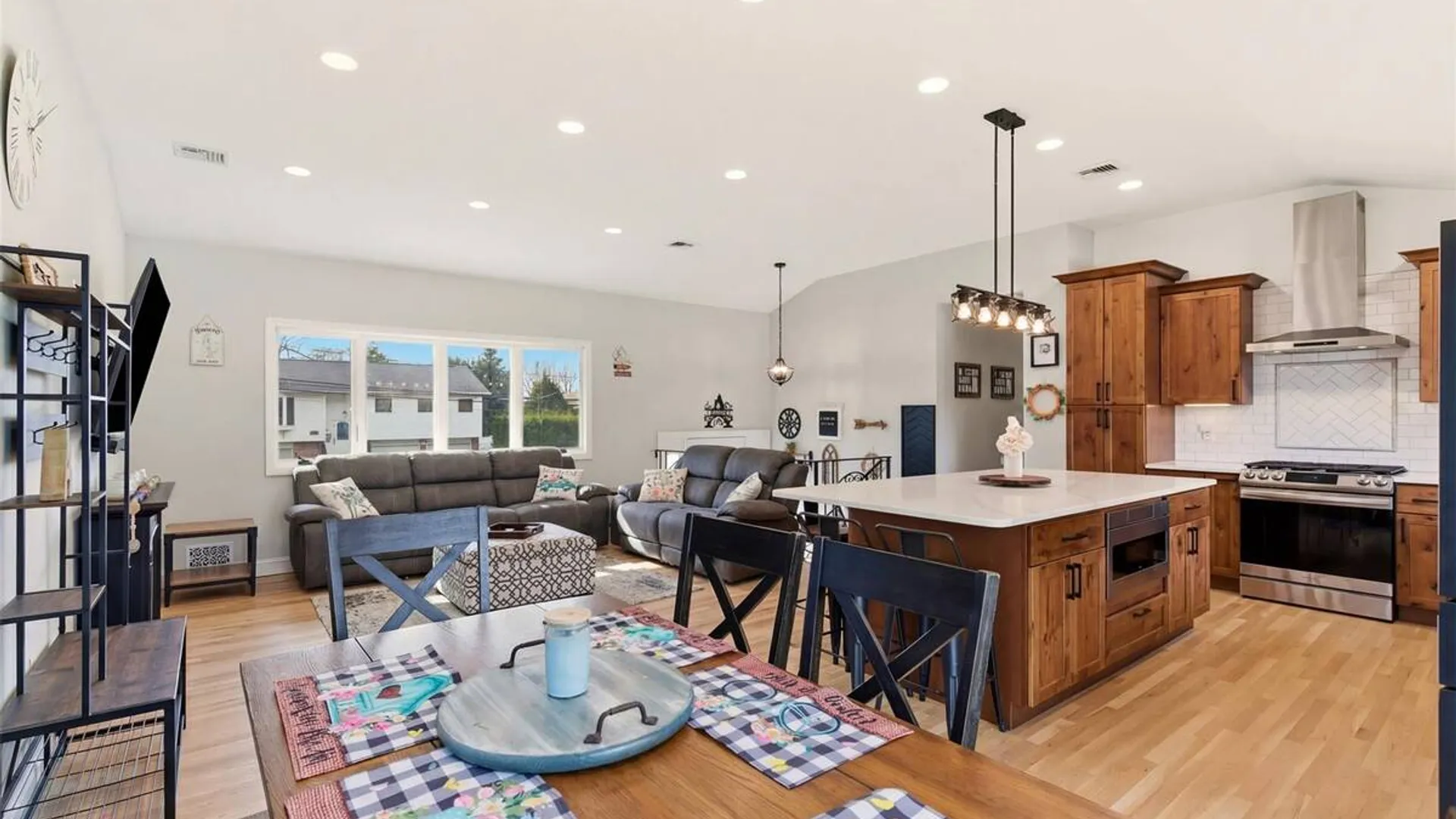 Property at 147 Jackson Avenue S, Saint James, NY 11780 12