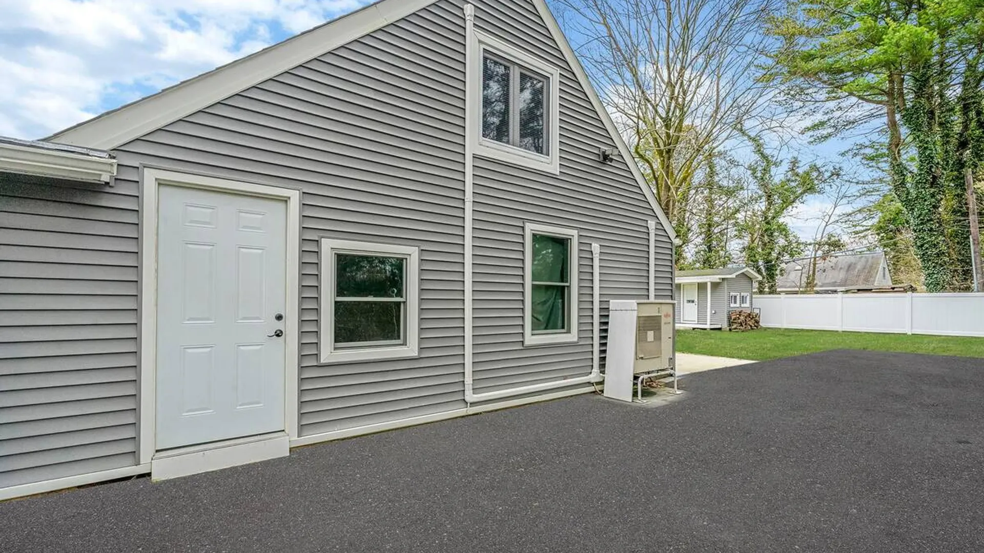 Property at 157 Serpentine Lane, Islandia, NY 11749 34
