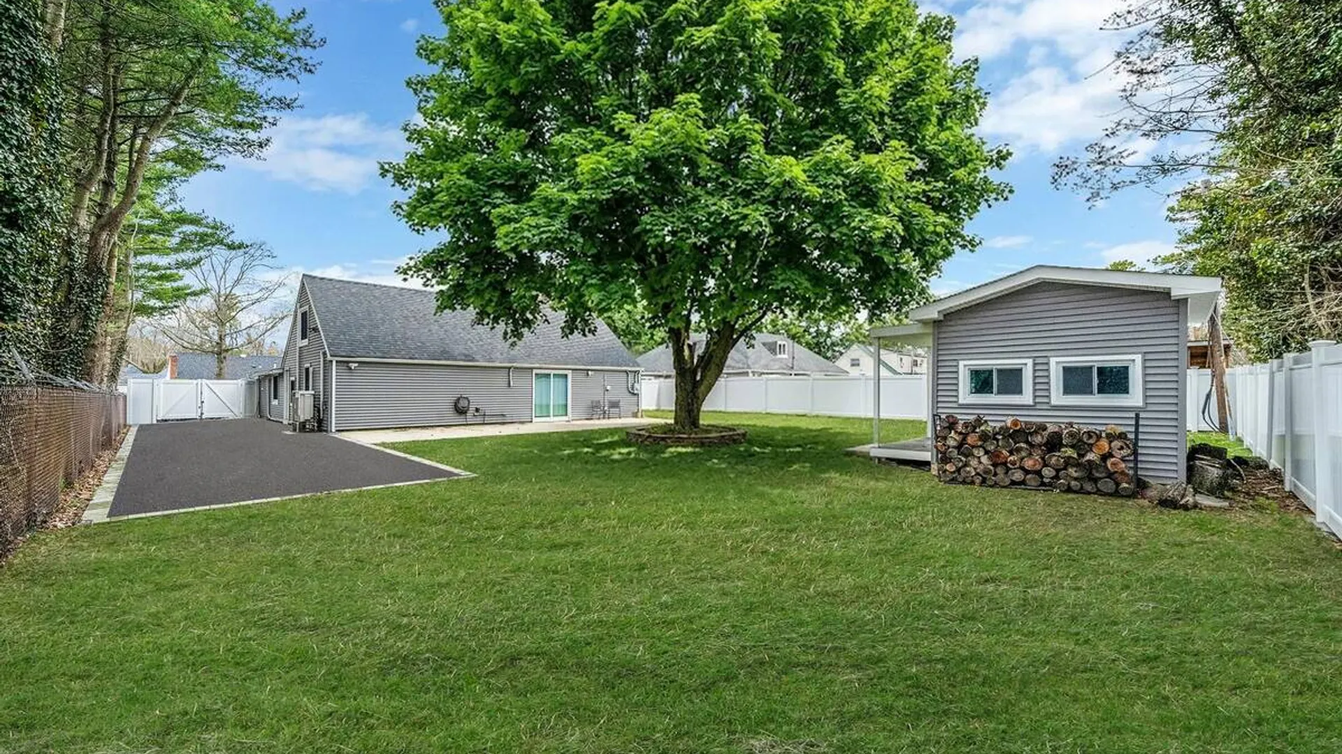 Property at 157 Serpentine Lane, Islandia, NY 11749 38