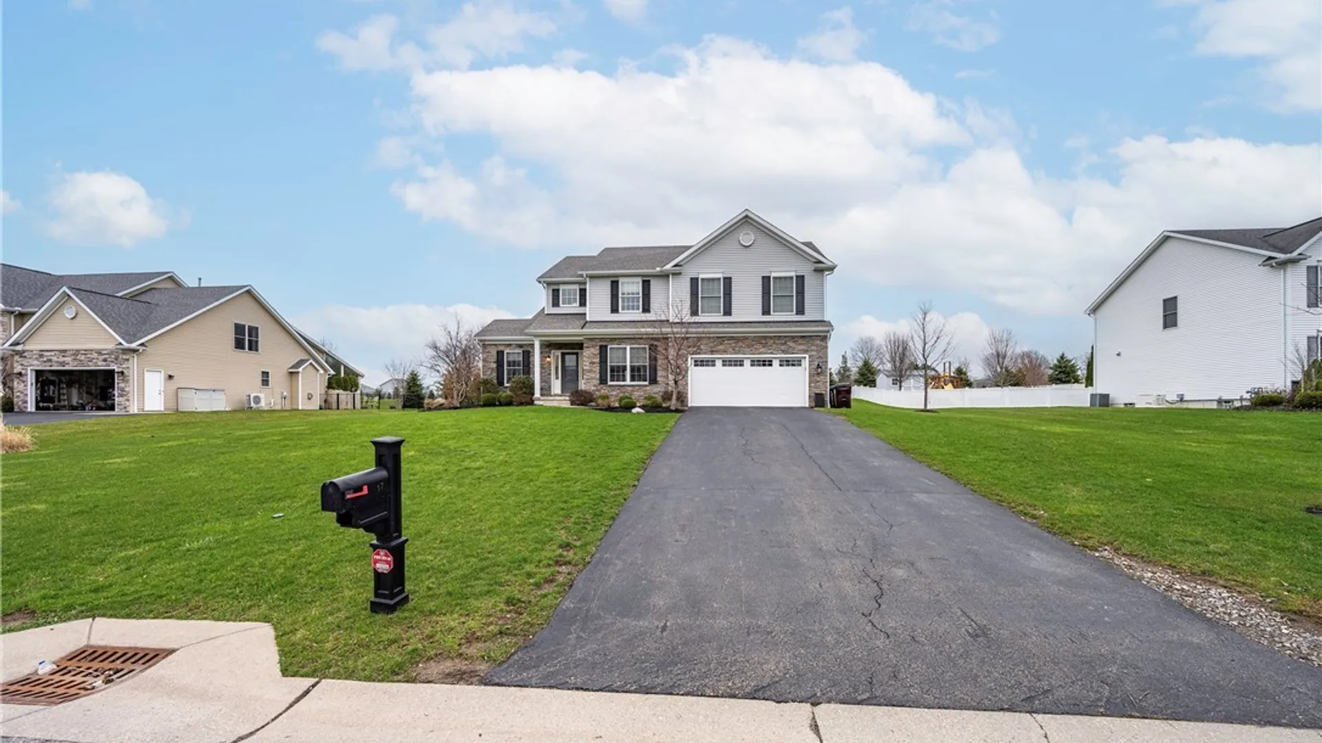 Property at 17 Knoche Way, Orchard Park, NY 14127 2