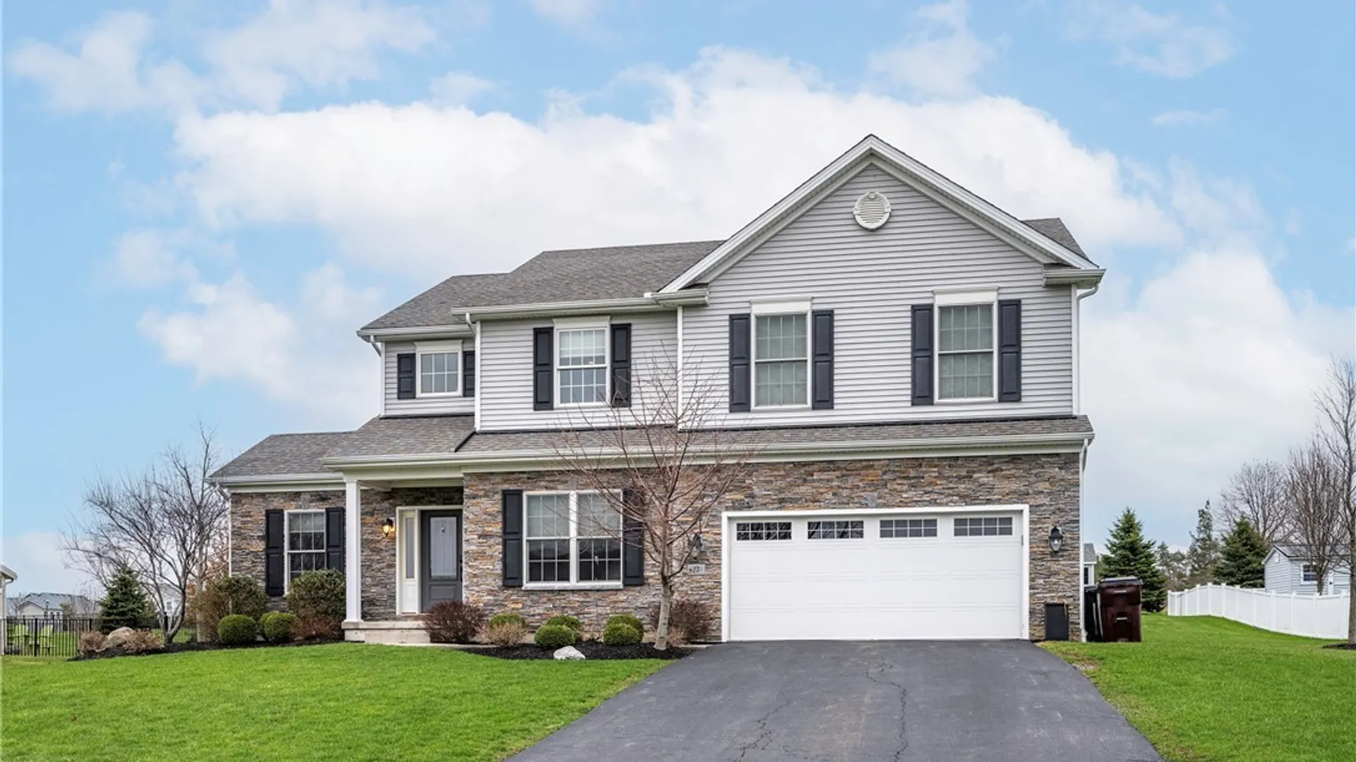 Property at 17 Knoche Way, Orchard Park, NY 14127 3