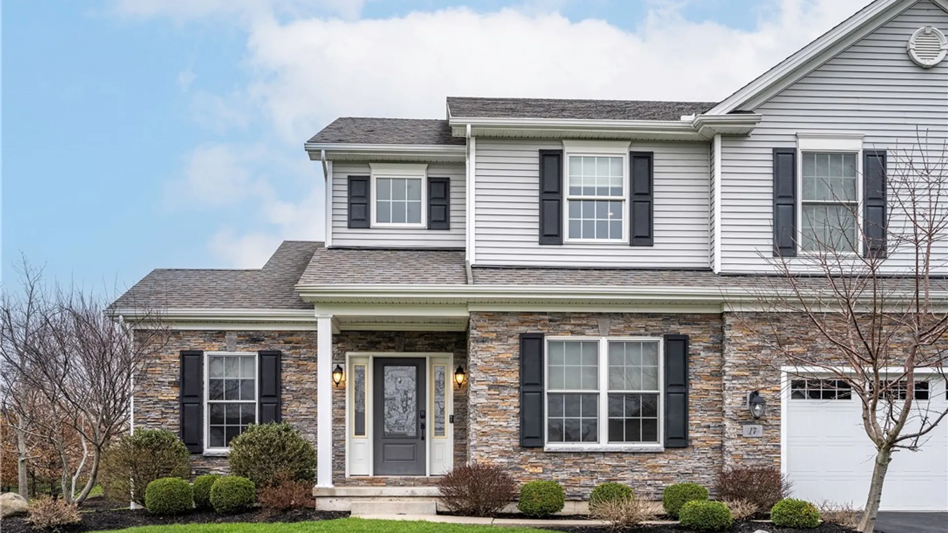 Property at 17 Knoche Way, Orchard Park, NY 14127 4