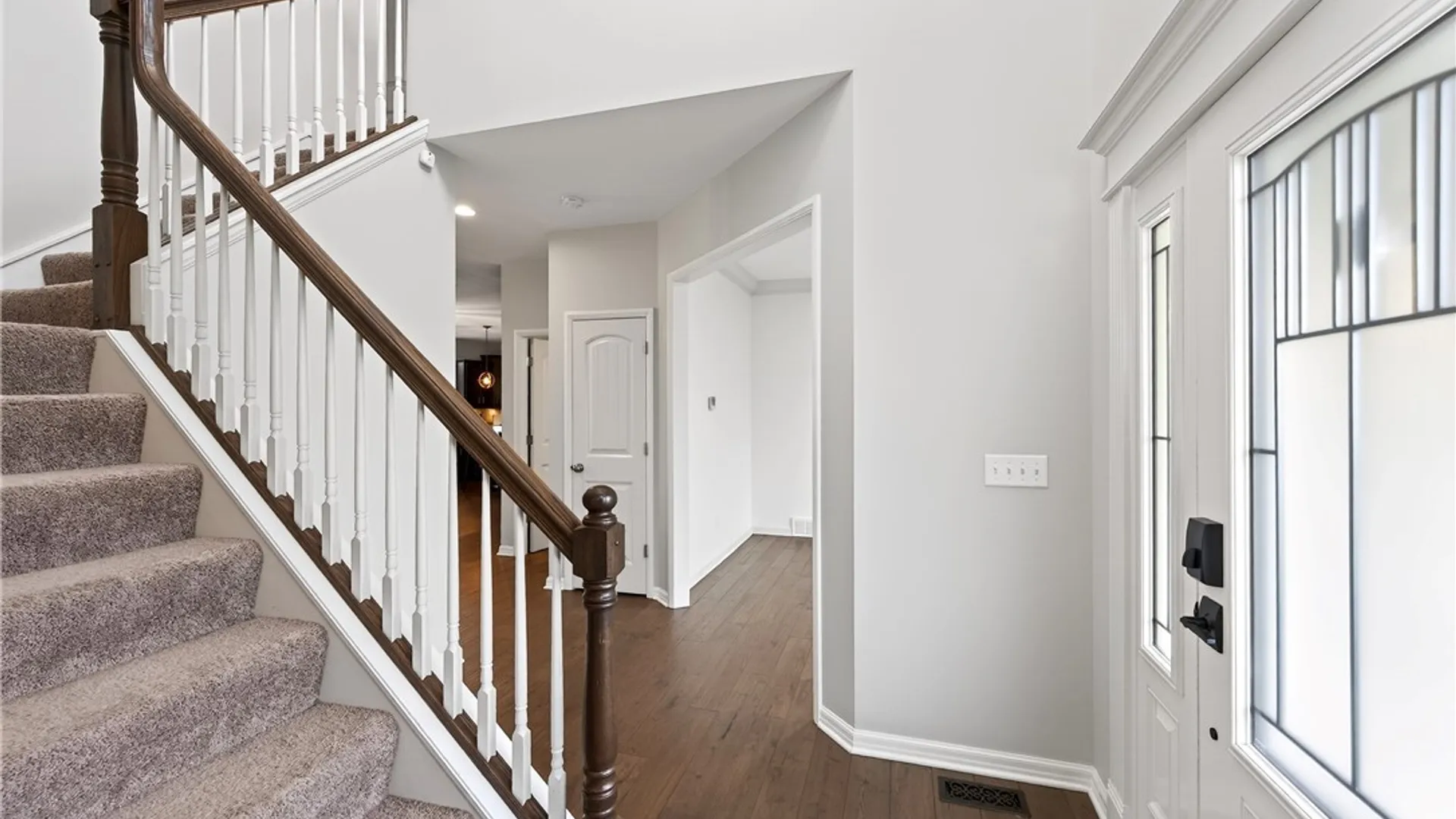 Property at 17 Knoche Way, Orchard Park, NY 14127 6