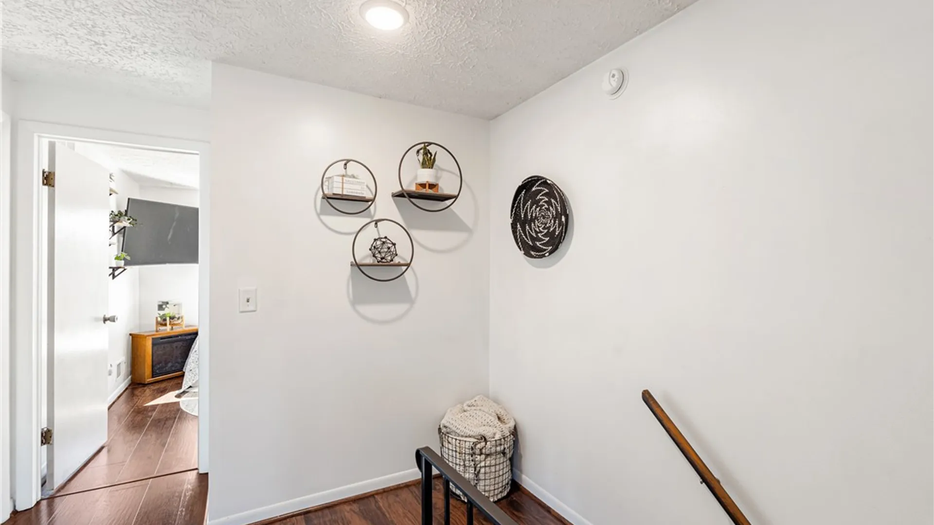 Property at 6 S Estate Drive, Webster, NY 14580 24