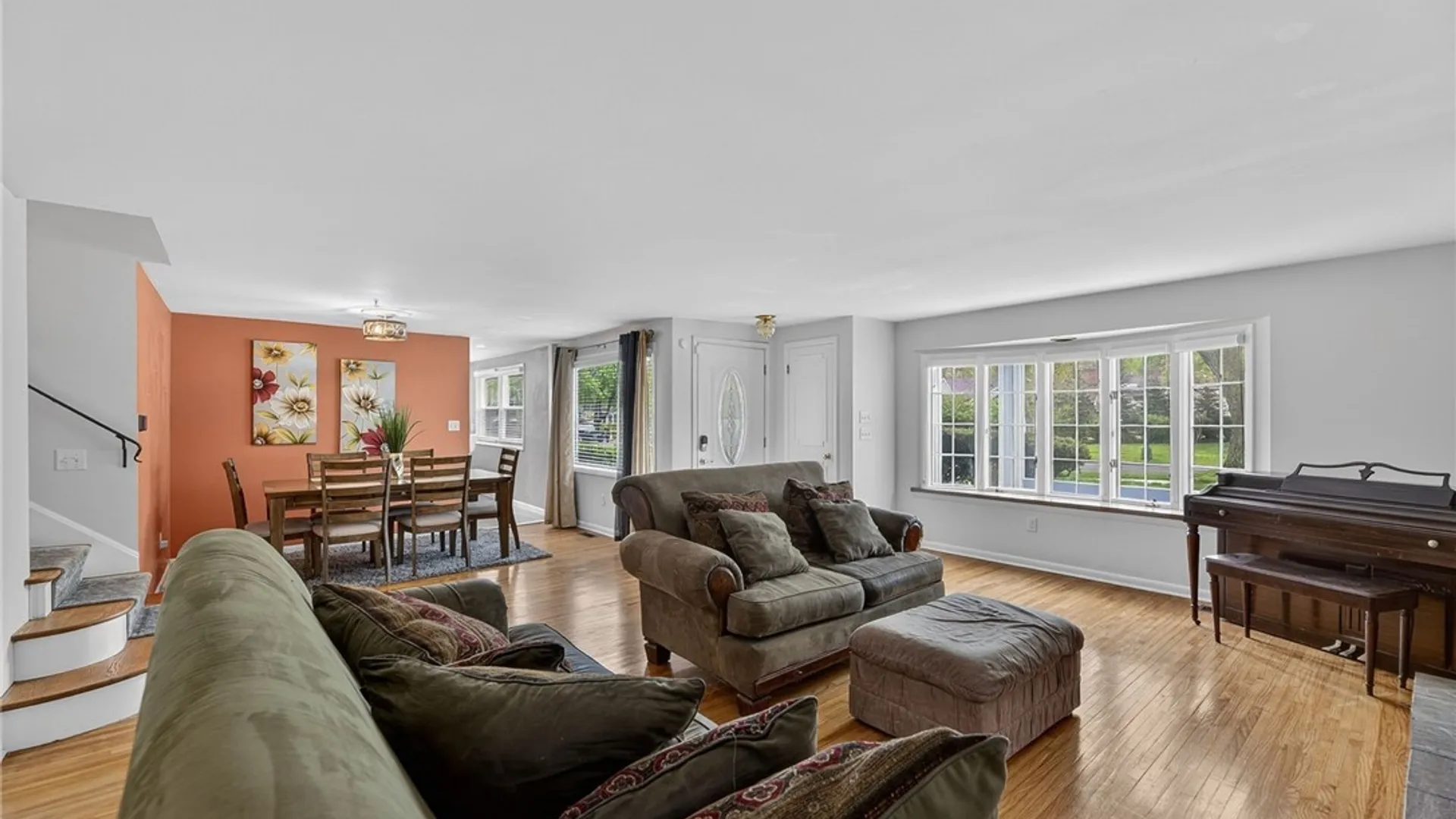Property at 32 Hunters Ln, Amherst, NY 14221 4