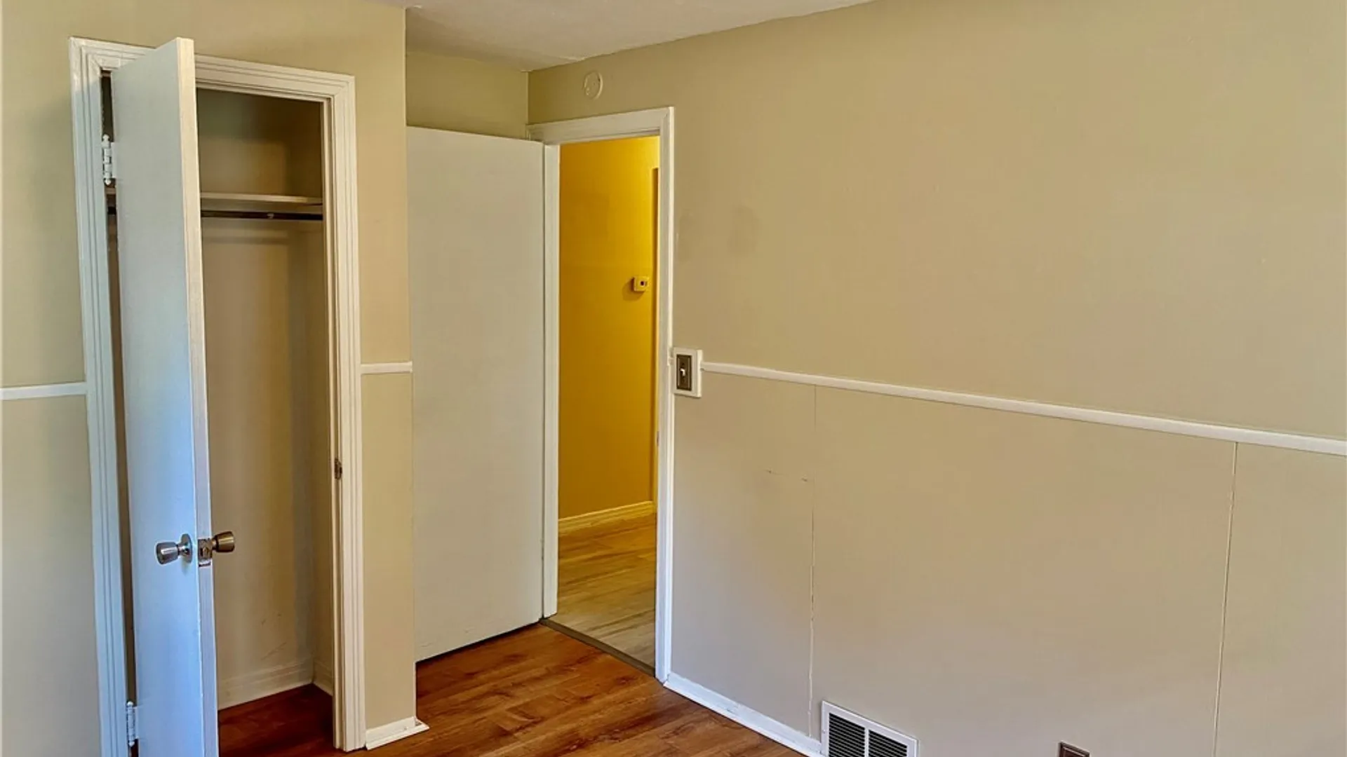 Property at 220 Roxann Avenue, Cicero, NY 13212 15