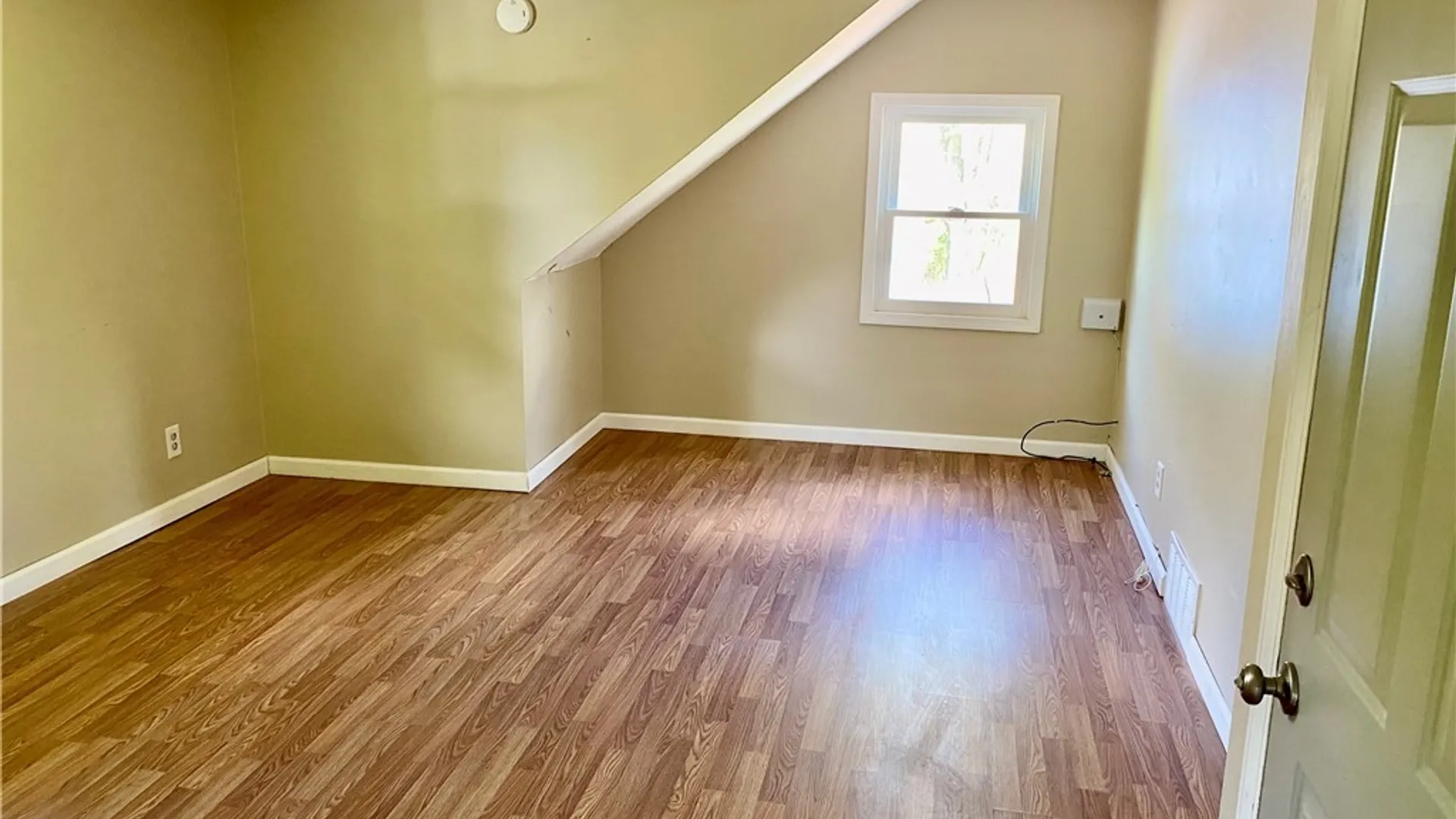 Property at 220 Roxann Avenue, Cicero, NY 13212 22