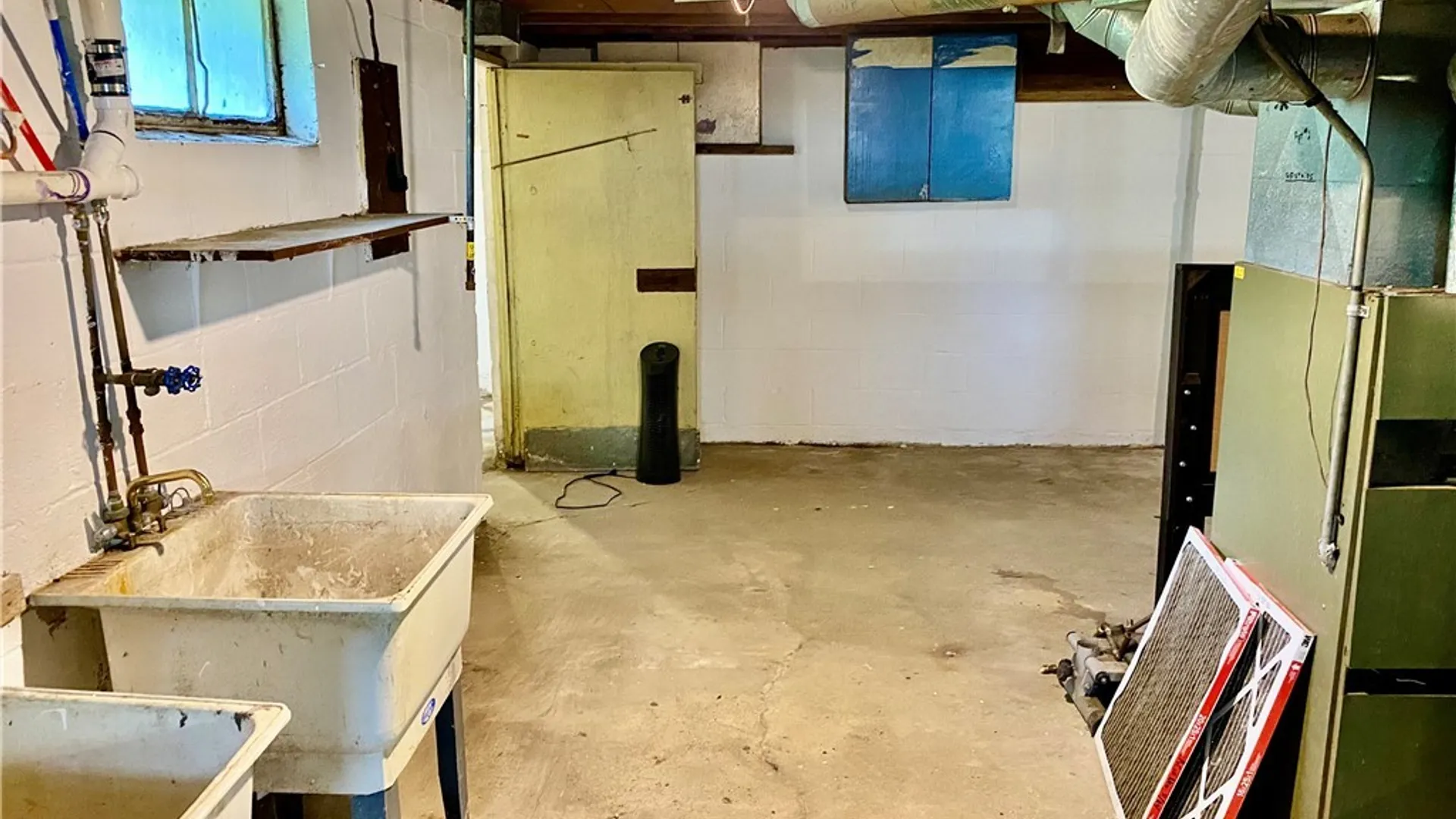 Property at 220 Roxann Avenue, Cicero, NY 13212 31