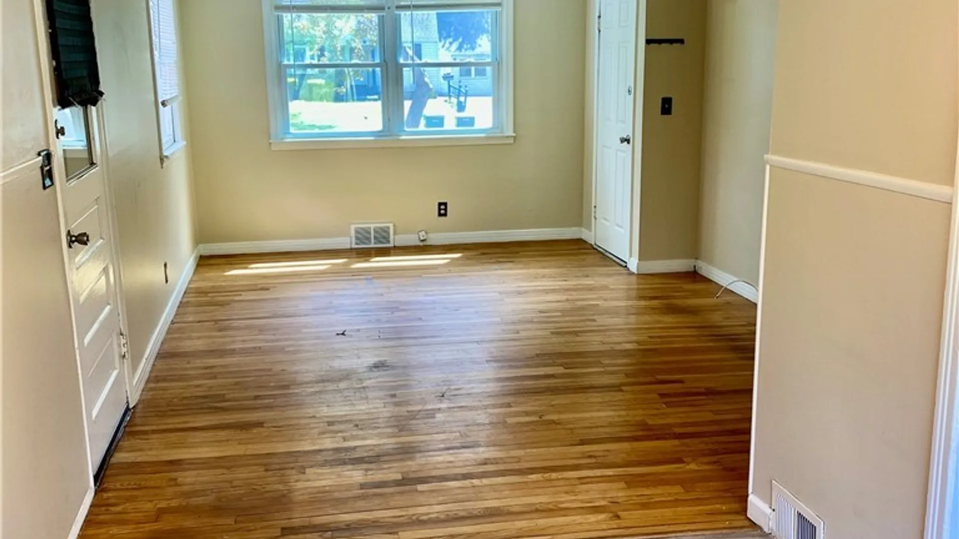 Property at 220 Roxann Avenue, Cicero, NY 13212 6