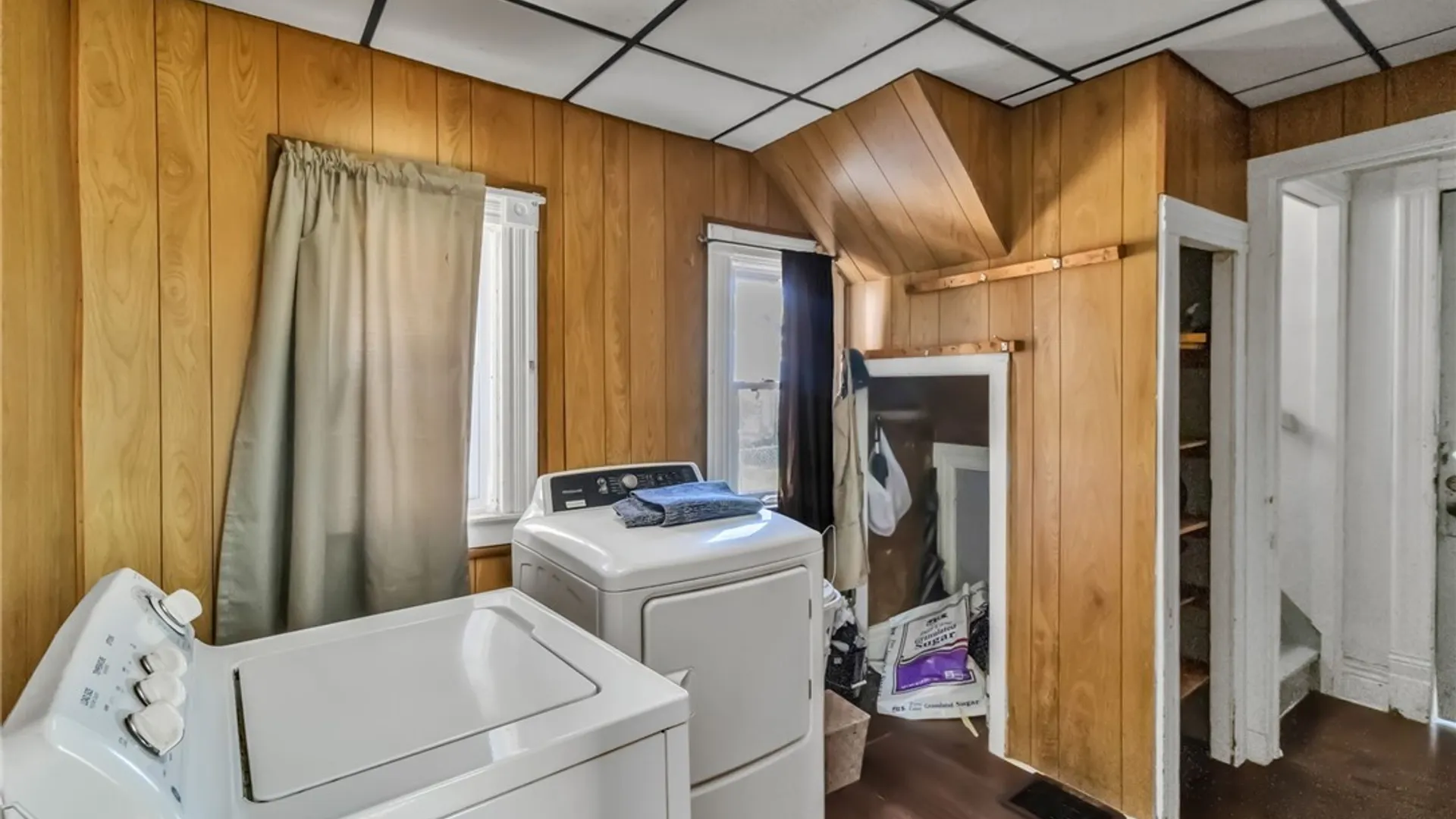 Property at 95 Guernsey St, Buffalo, NY 14207 27