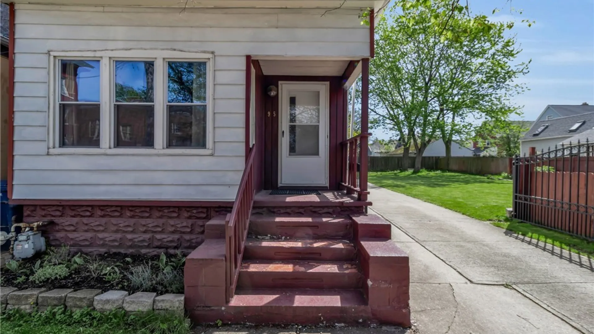 Property at 95 Guernsey St, Buffalo, NY 14207 29