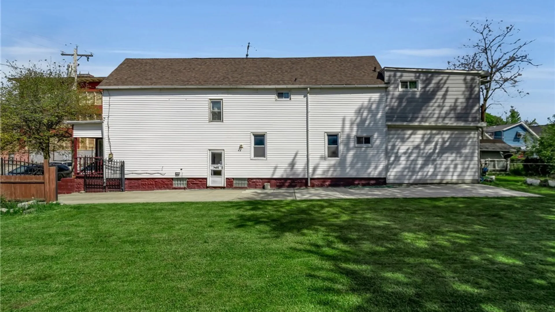 Property at 95 Guernsey St, Buffalo, NY 14207 30