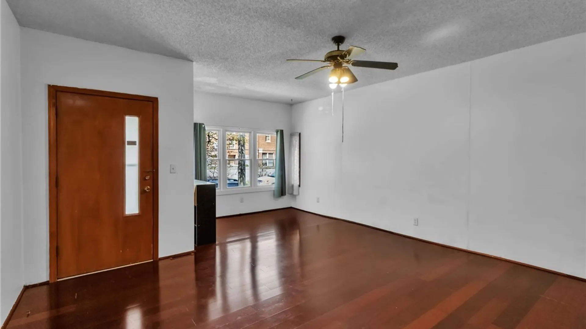 Property at 95 Guernsey St, Buffalo, NY 14207 5