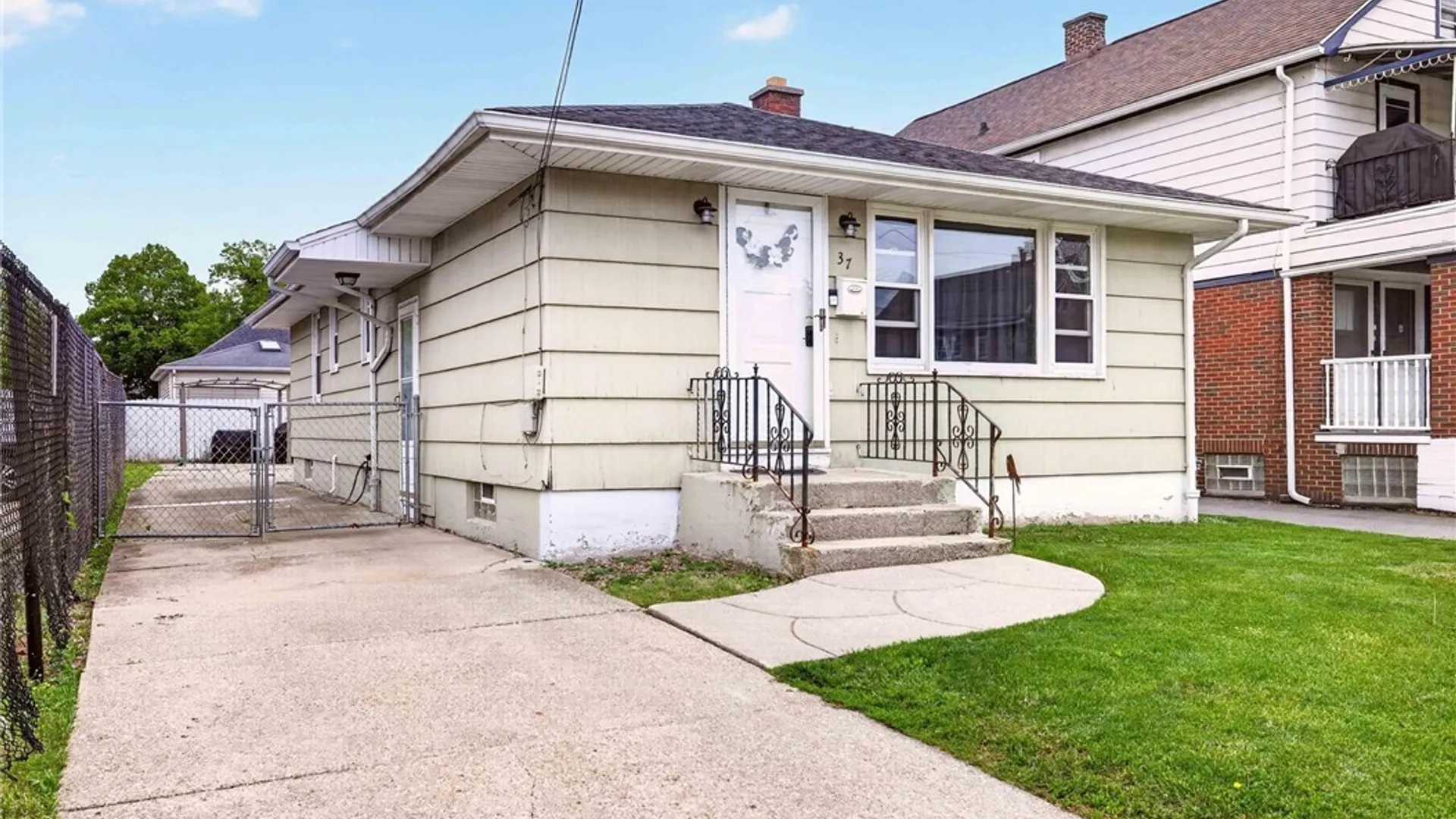 Property at 37 Lorraine Avenue, Buffalo, NY 14220 2