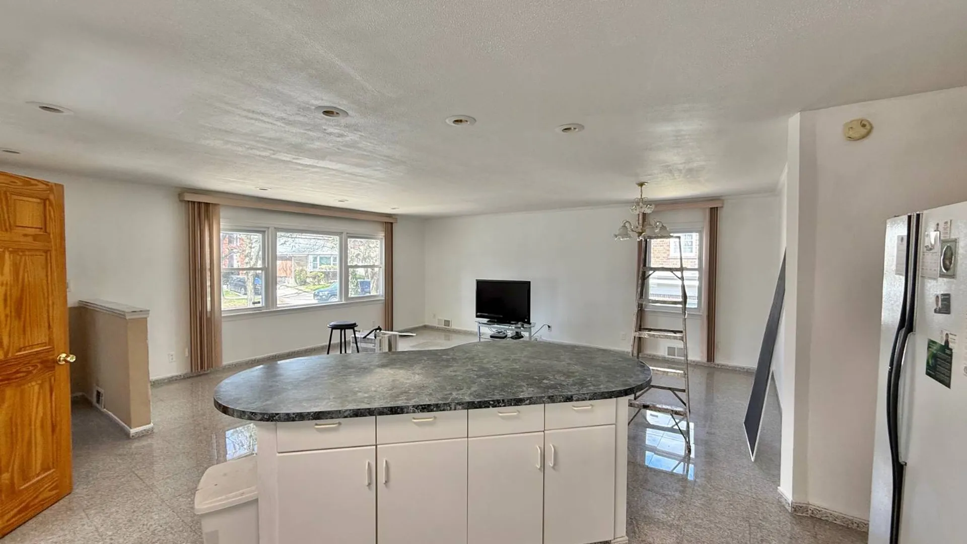 Property at 33-19 BELL BLVD, BAYSIDE, NY 11361 4
