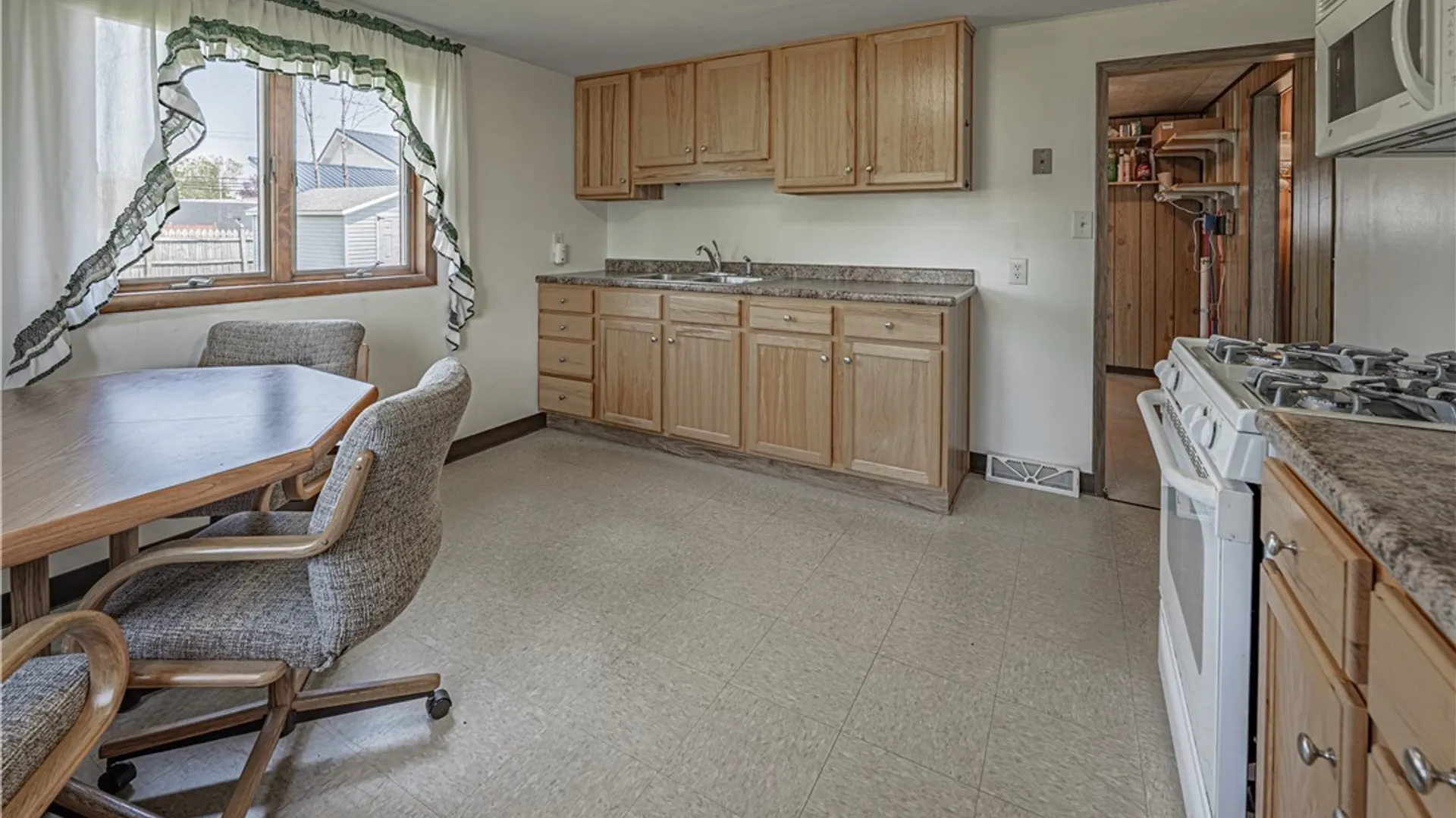 Property at 4784 Chester Avenue, Niagara, NY 14305 5