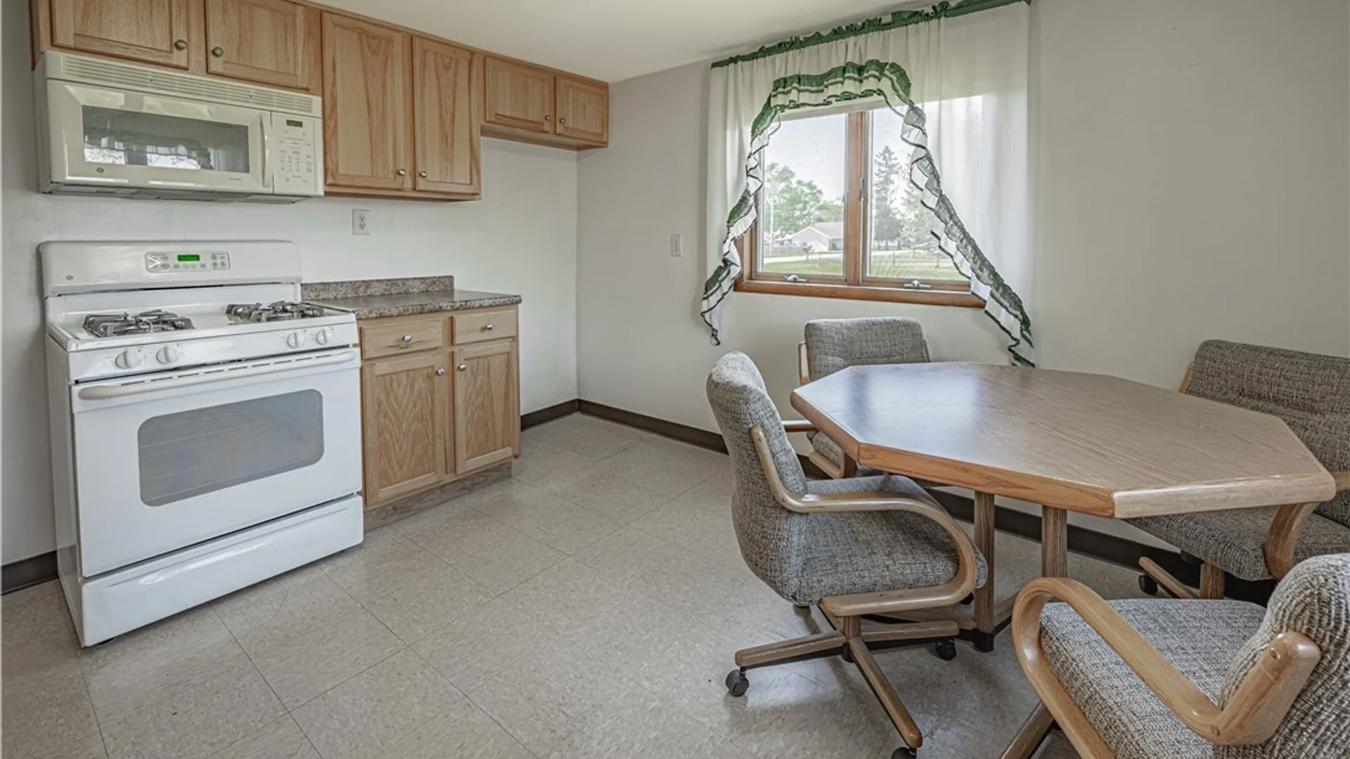 Property at 4784 Chester Avenue, Niagara, NY 14305 6