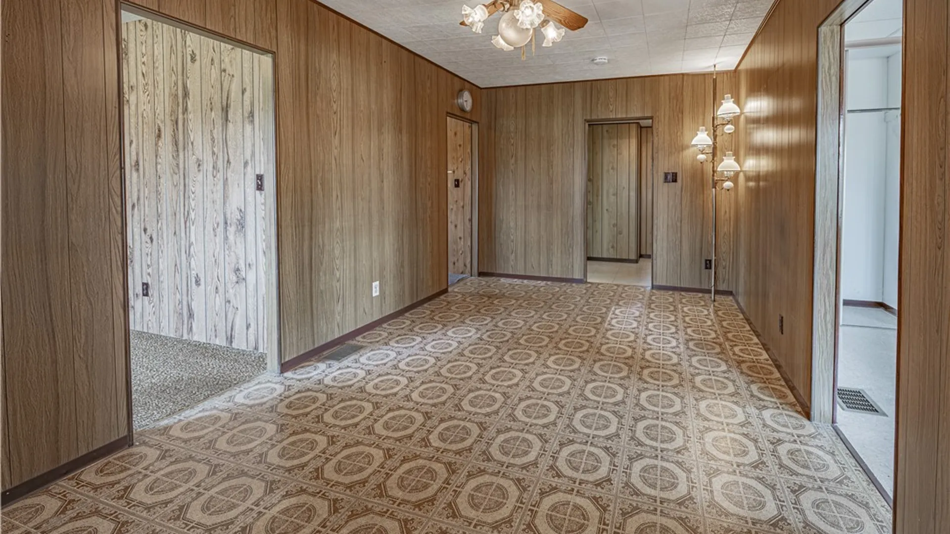 Property at 4784 Chester Avenue, Niagara, NY 14305 9