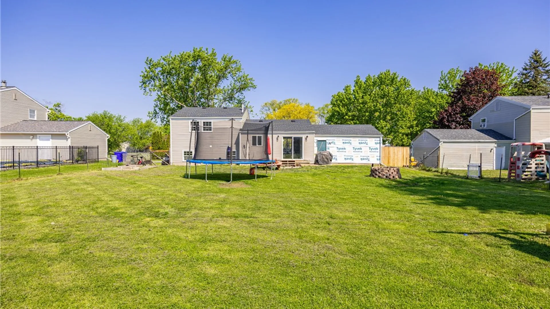 Property at 24 Huntington Parkway, Hamlin, NY 14464 35