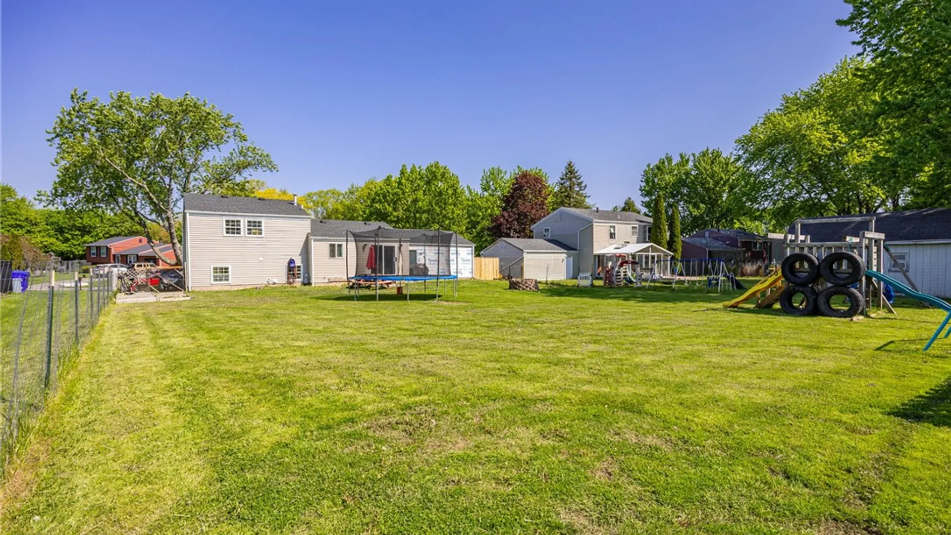 Property at 24 Huntington Parkway, Hamlin, NY 14464 36