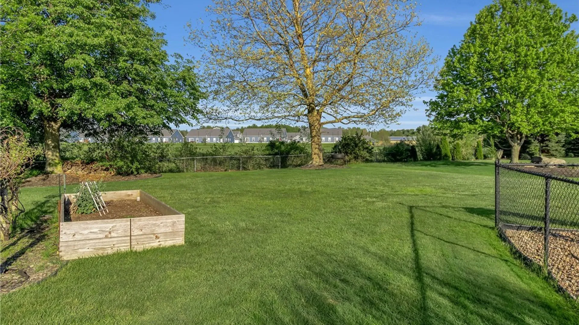 Property at 5517 Country Club Lane, Hamburg, NY 14075 48