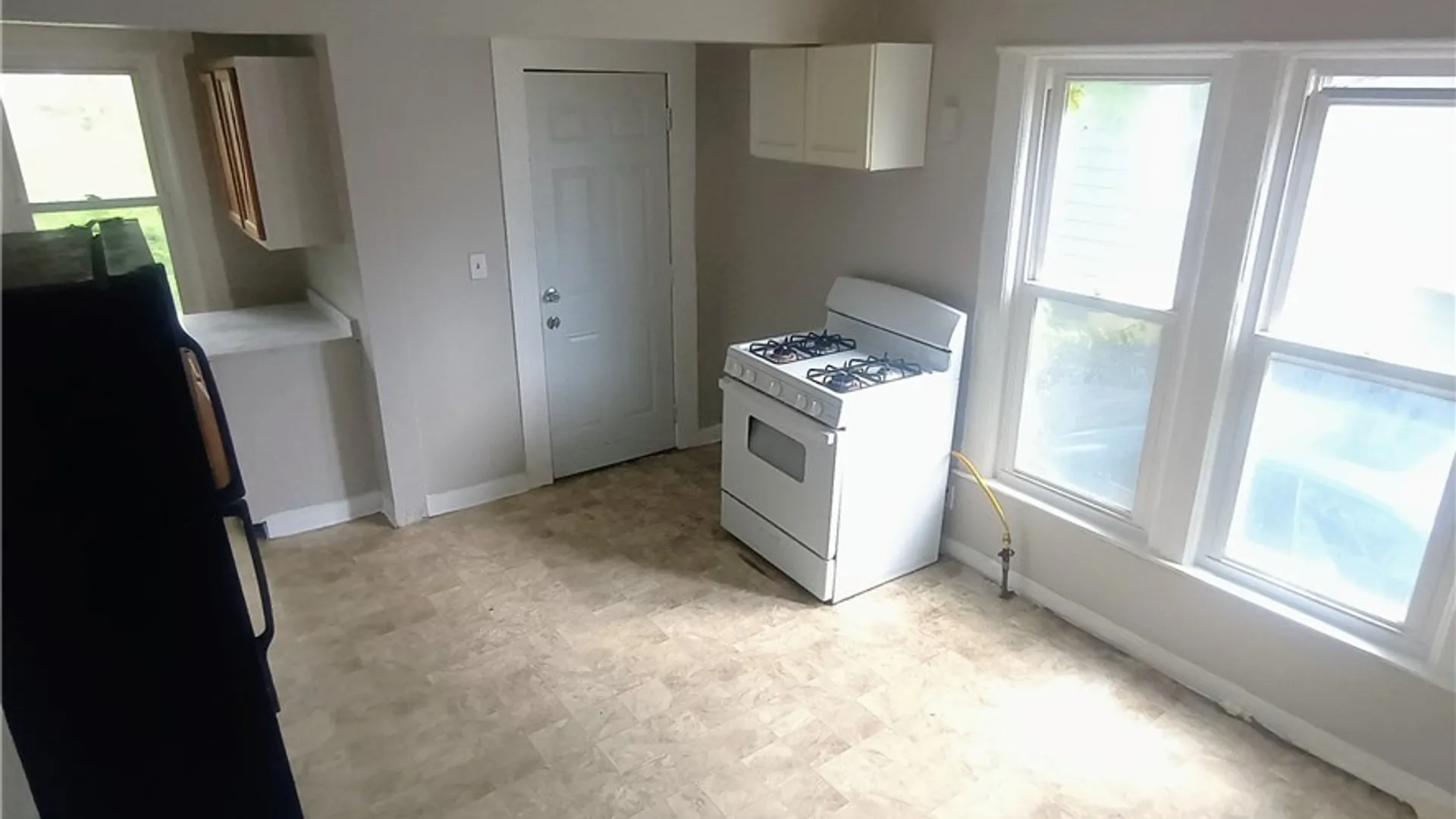 Property at 2009 S Salina Street, Syracuse, NY 13205 8