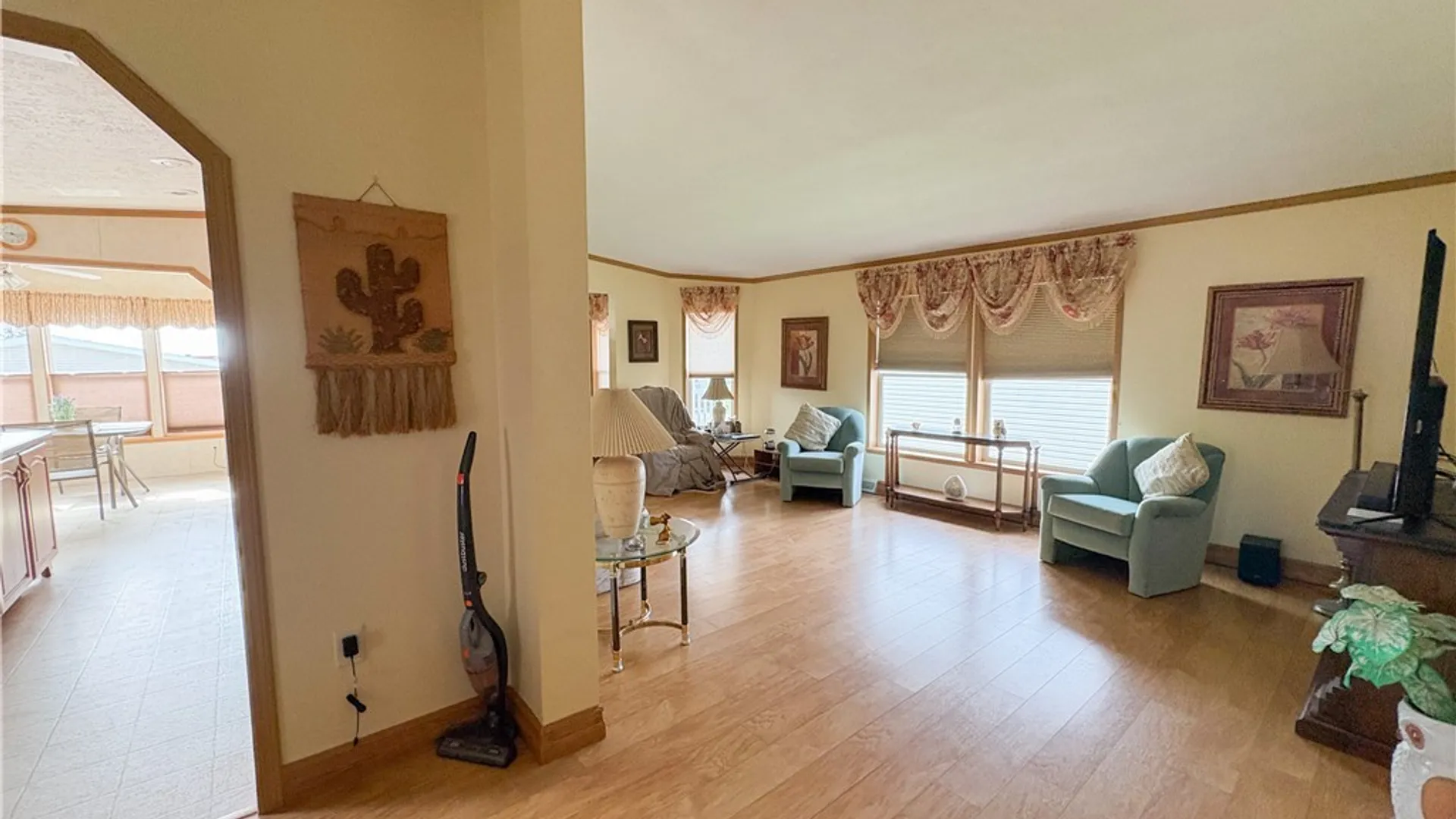 Property at 5455 Southwestern Boulevard, Hamburg, NY 14075 11