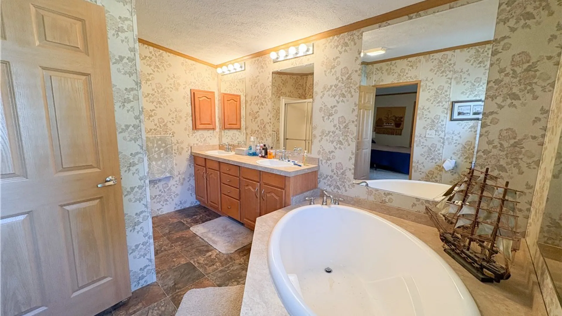 Property at 5455 Southwestern Boulevard, Hamburg, NY 14075 29