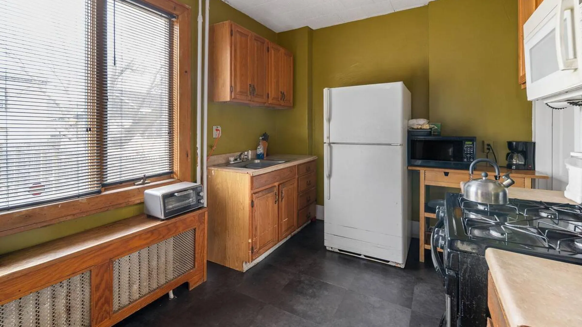 Property at 346-348 Leedale Street, Albany, NY 12209 10