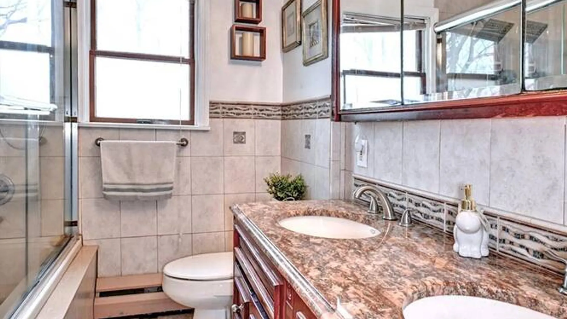 Property at 12 Bruce Lane, Kings Park, NY 11754 23