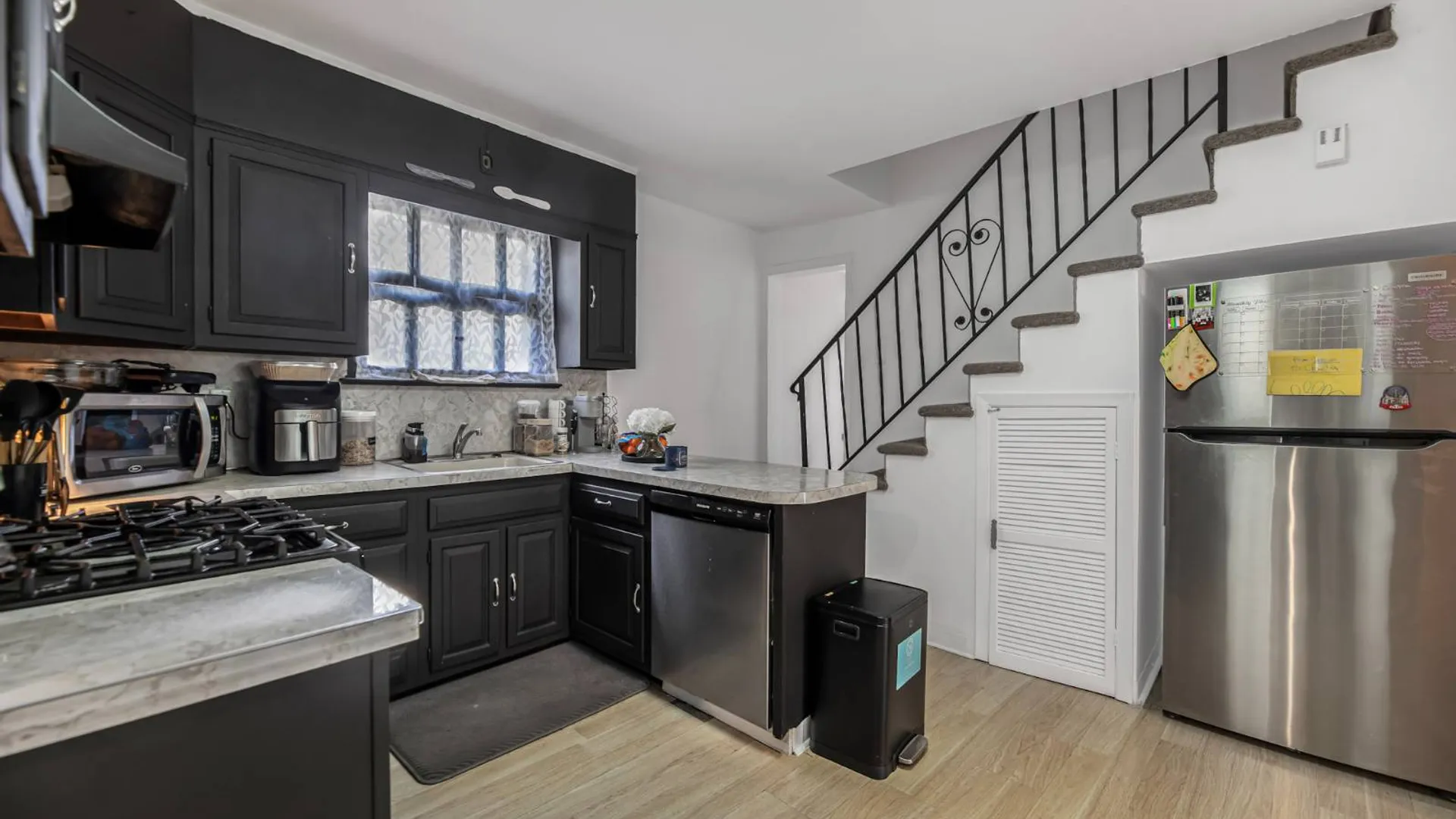 Property at 125 Woodland Ave, Yonkers, NY 10703 4