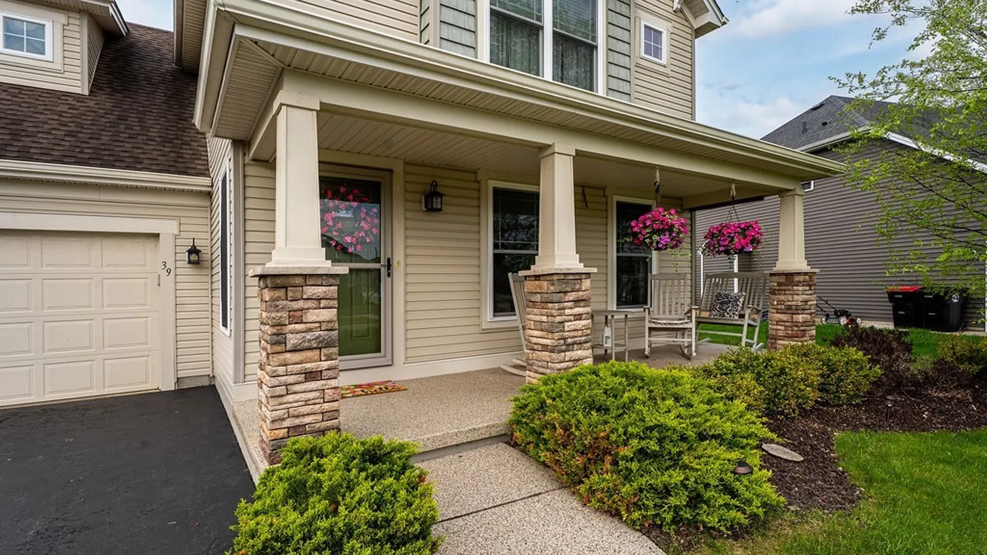 Property at 39 Newberry Lane, Lancaster, NY 14086 3