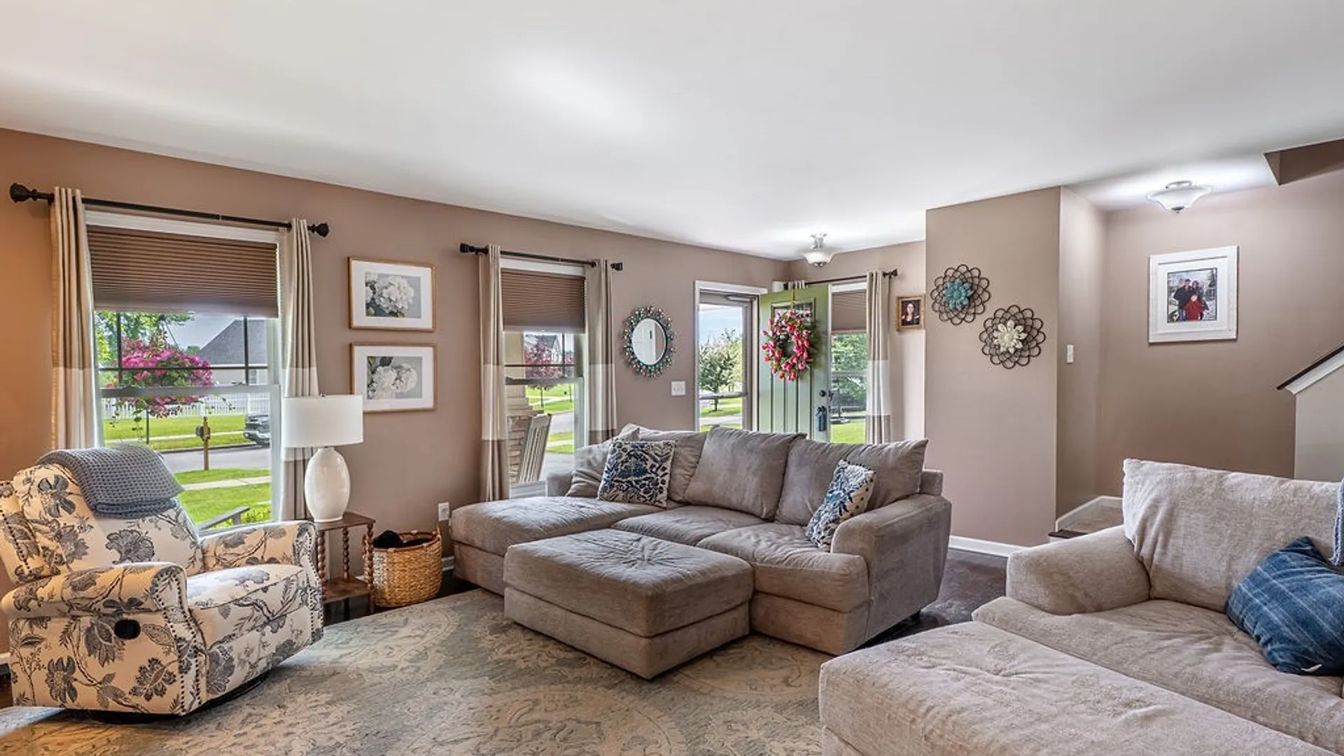 Property at 39 Newberry Lane, Lancaster, NY 14086 9