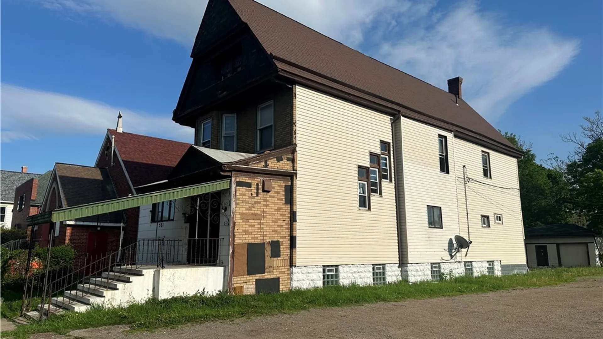 Property at 531 S Park Avenue, Buffalo, NY 14204 2
