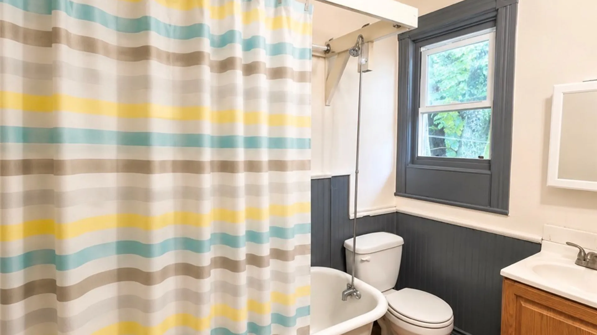 Property at 163 16th Street, Buffalo, NY 14213 15