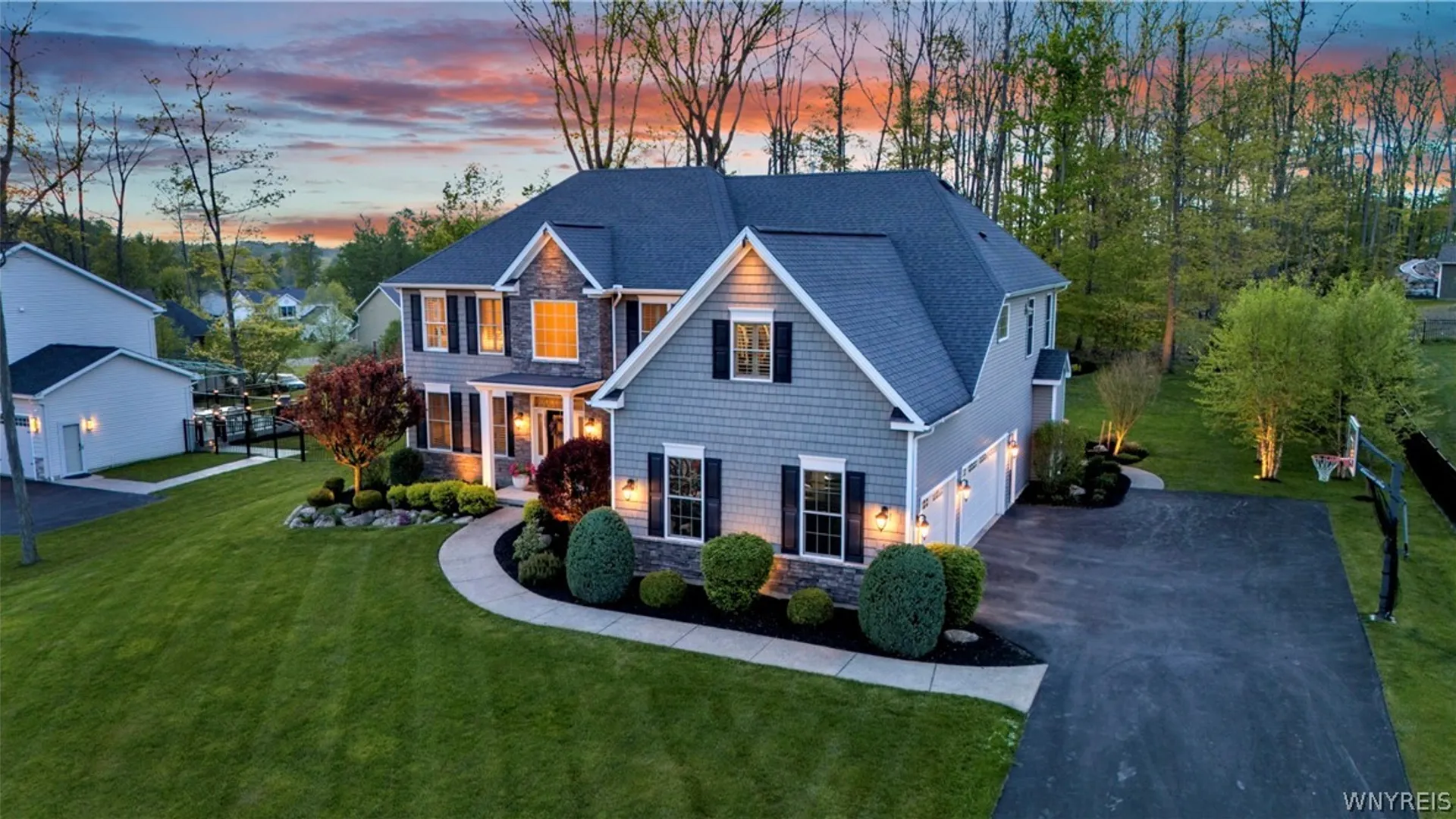Property at 6 Hidden Oak Court, Orchard Park, NY 14127 2