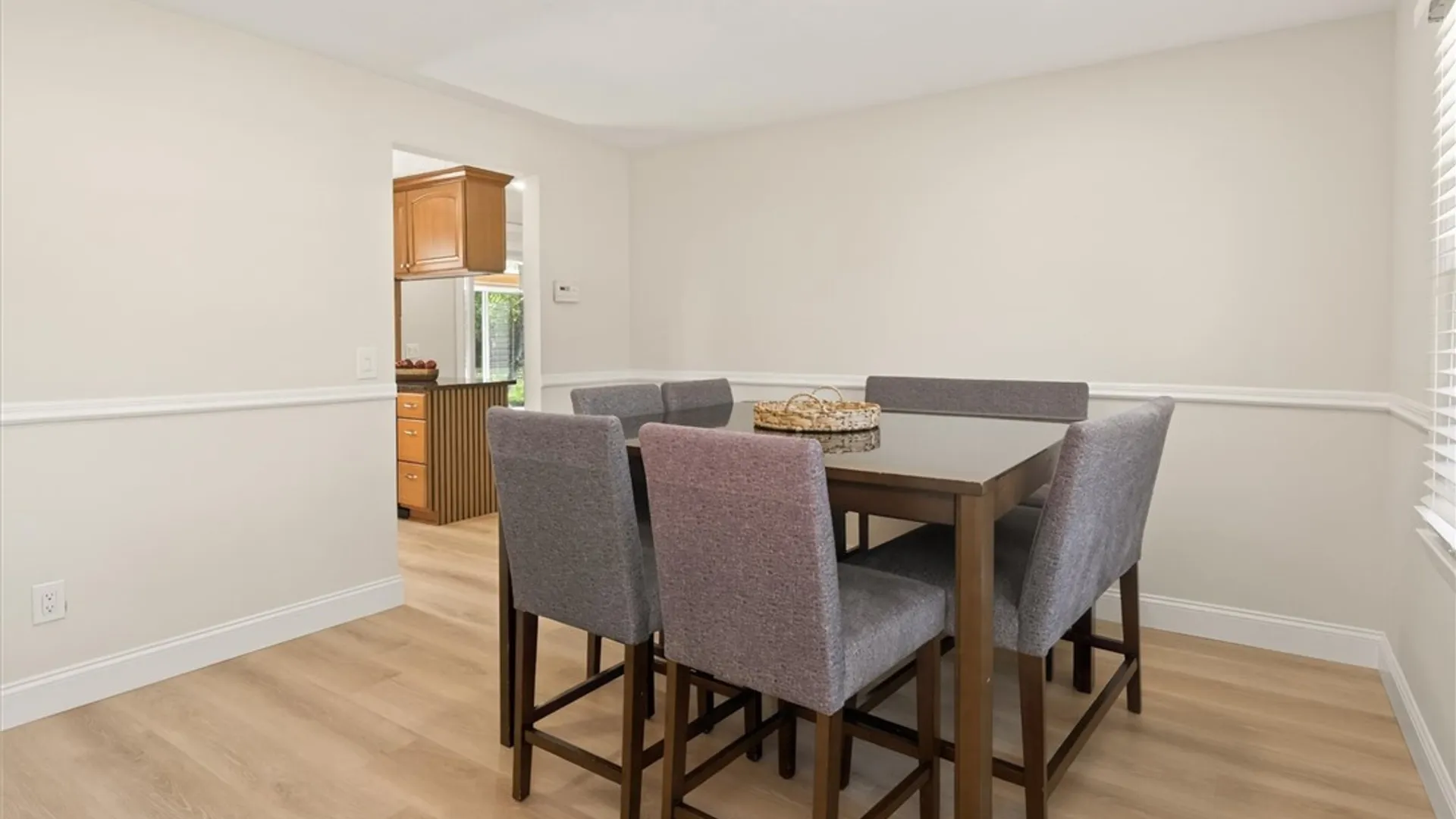 Property at 19 Kingsberry Drive, Greece, NY 14626 10