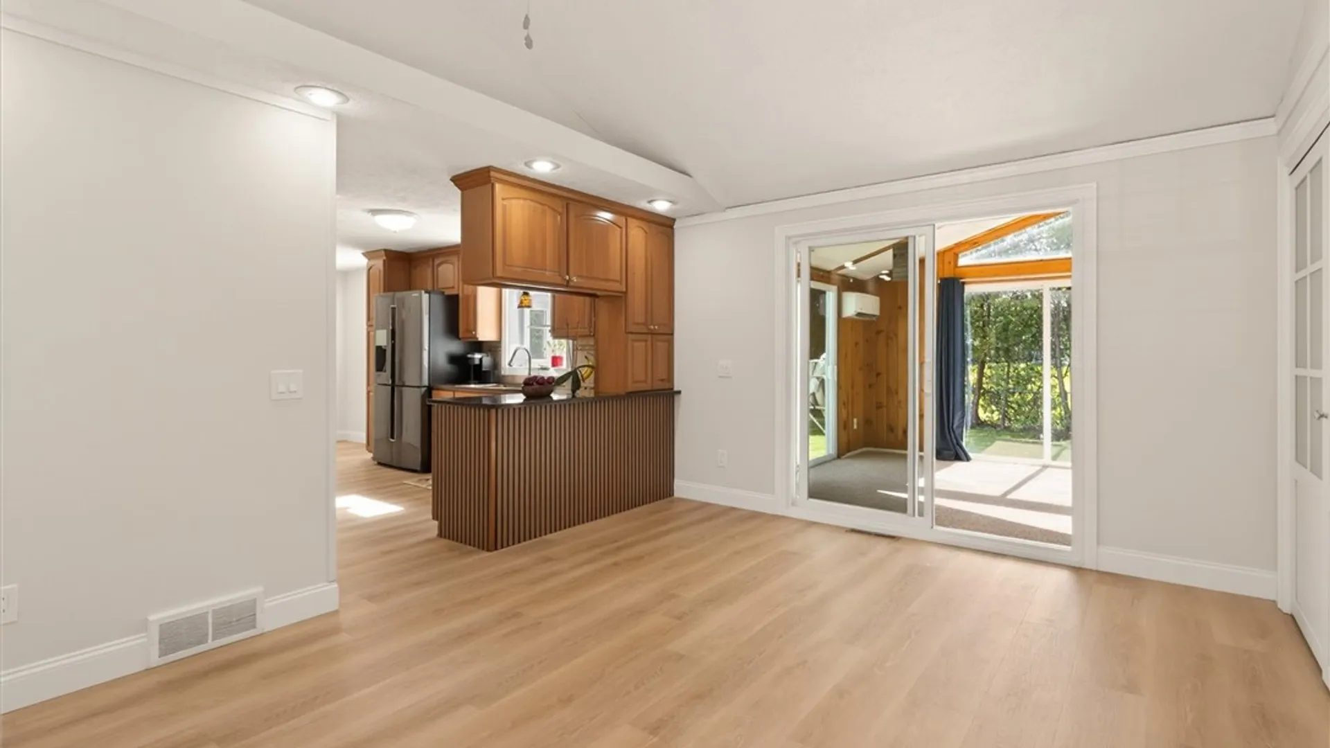 Property at 19 Kingsberry Drive, Greece, NY 14626 18