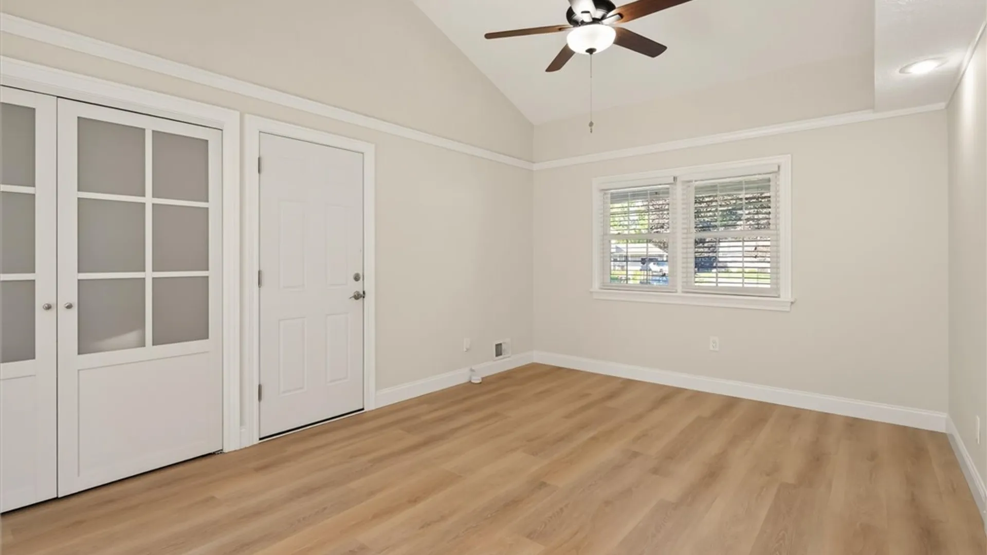 Property at 19 Kingsberry Drive, Greece, NY 14626 19
