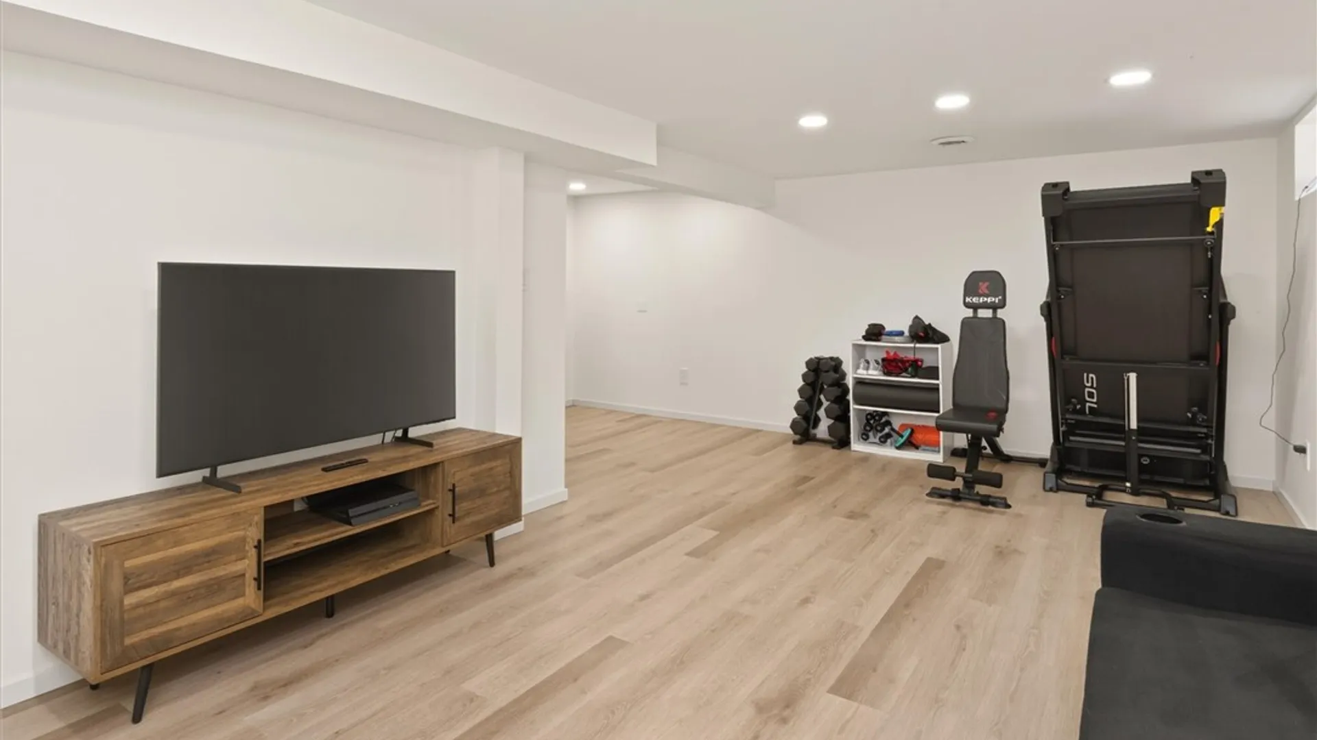 Property at 19 Kingsberry Drive, Greece, NY 14626 36