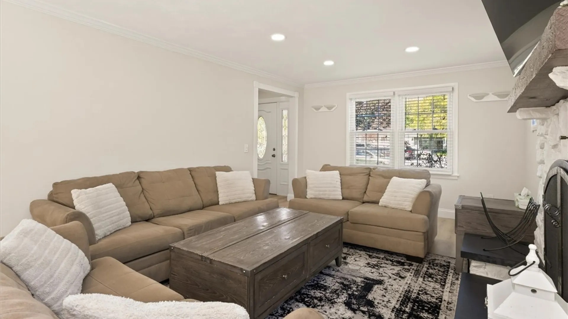 Property at 19 Kingsberry Drive, Greece, NY 14626 8