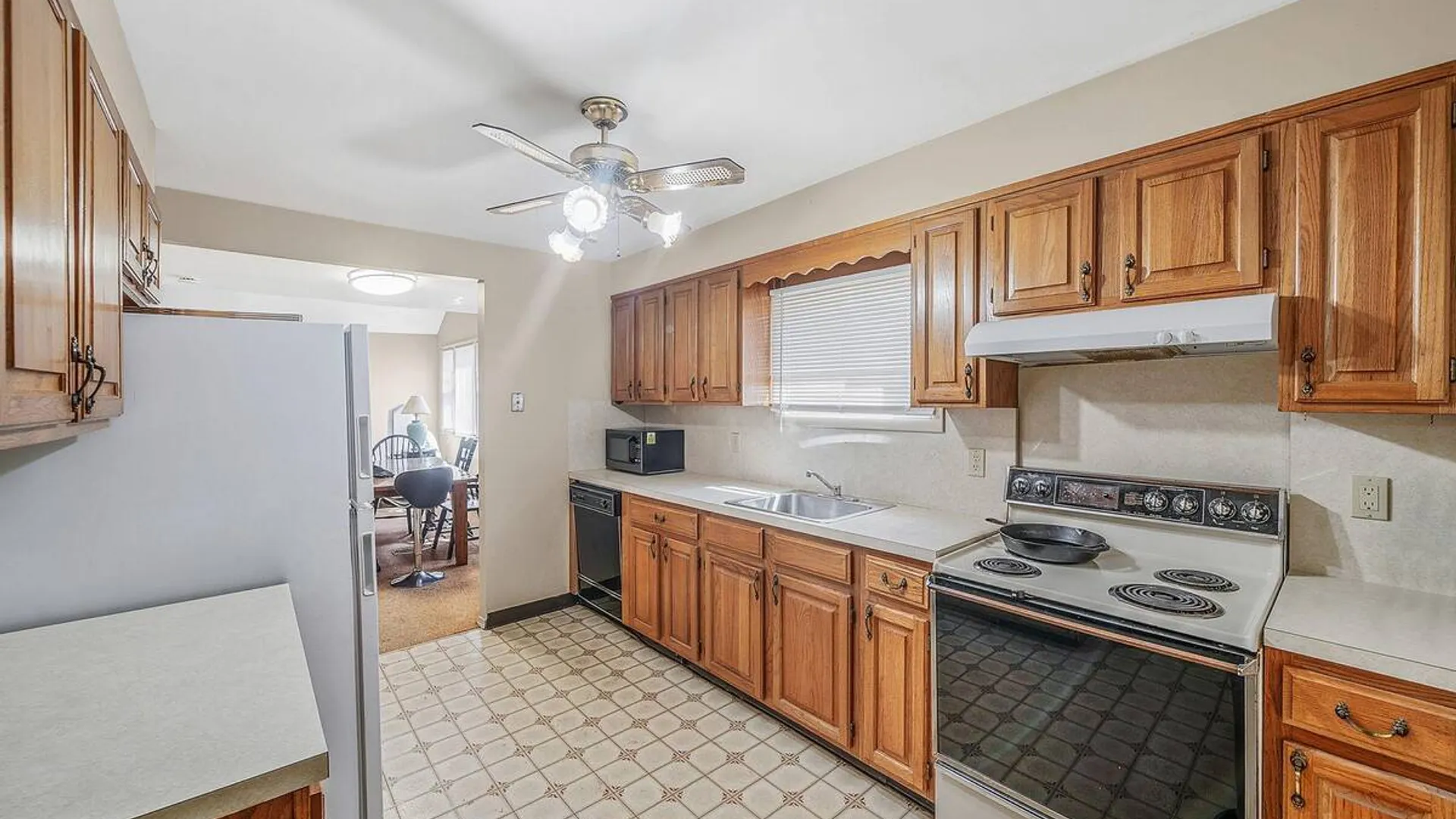 Property at 2 Roberts Avenue, Mastic Beach, NY 11951 15
